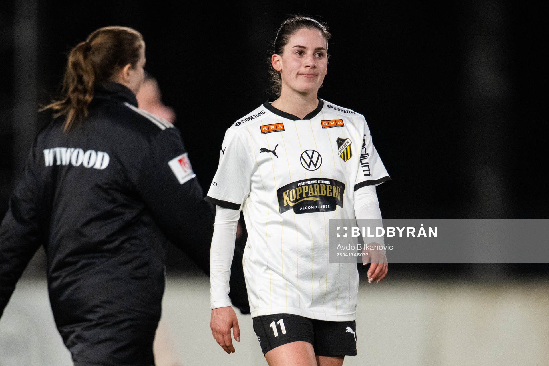 Häckens Clarissa Larisey ser nöjd ut