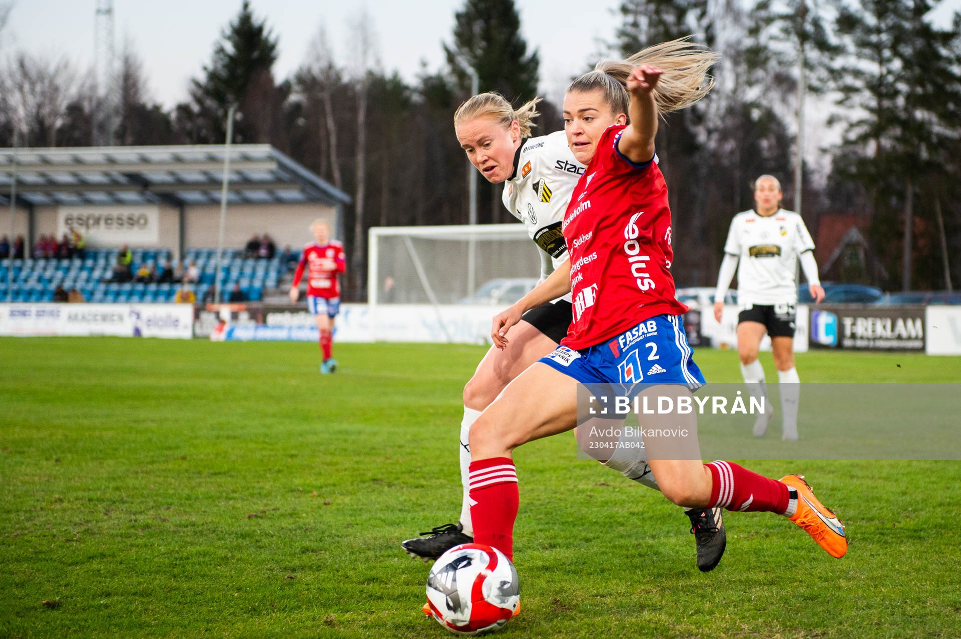 Vittsjös Charlotte Grant och Häckens Julie Blakstad