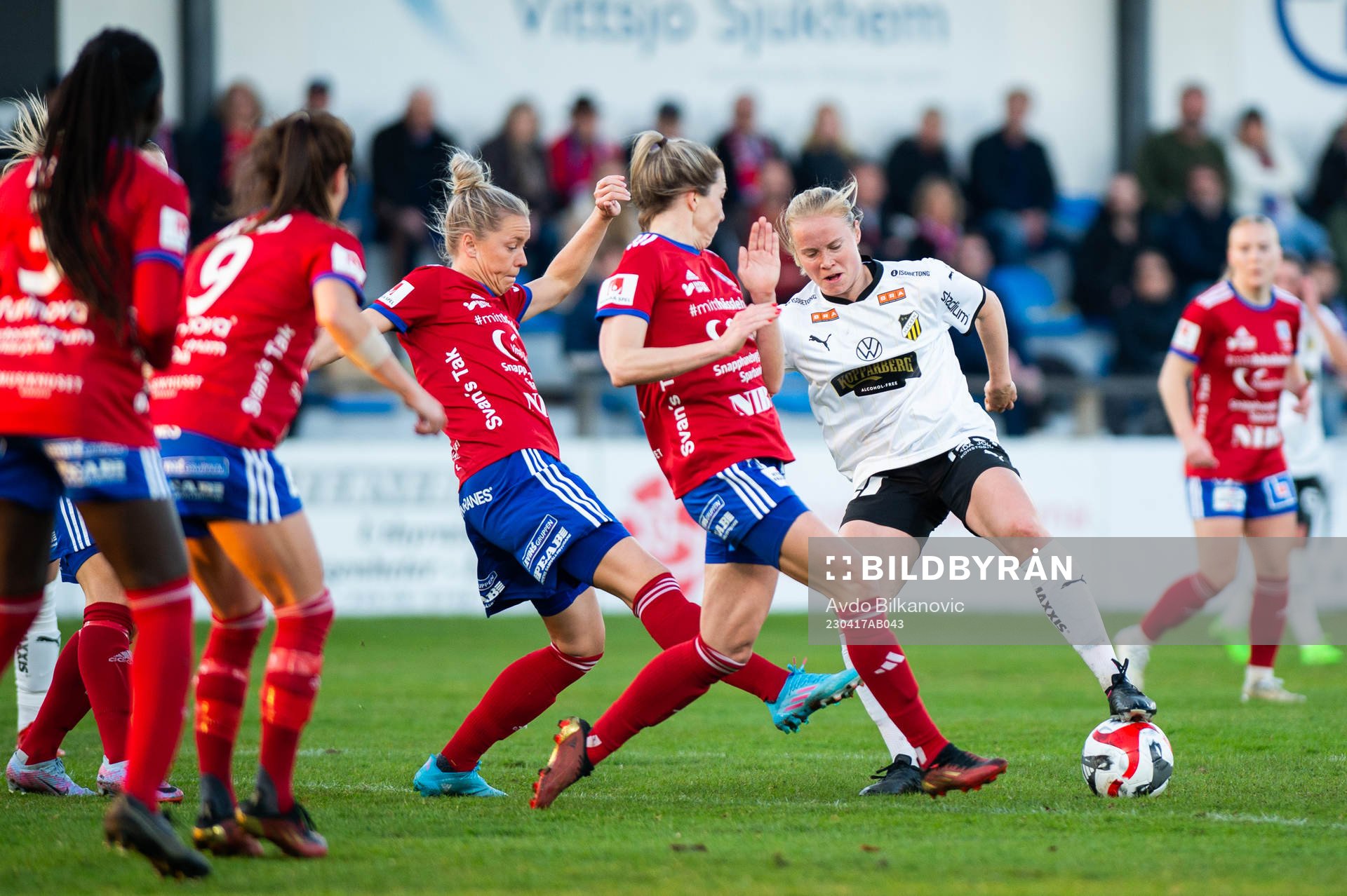 Häckens Julie Blakstad