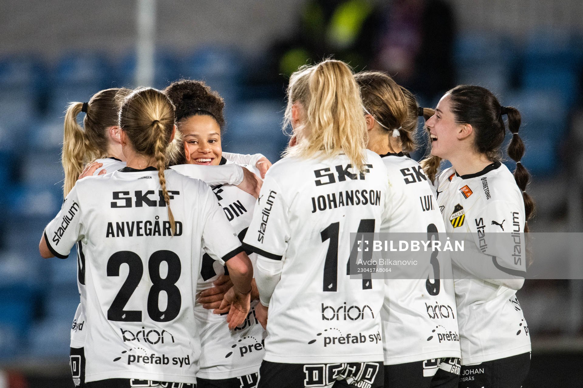 Häckens Felicia Schröder jublar