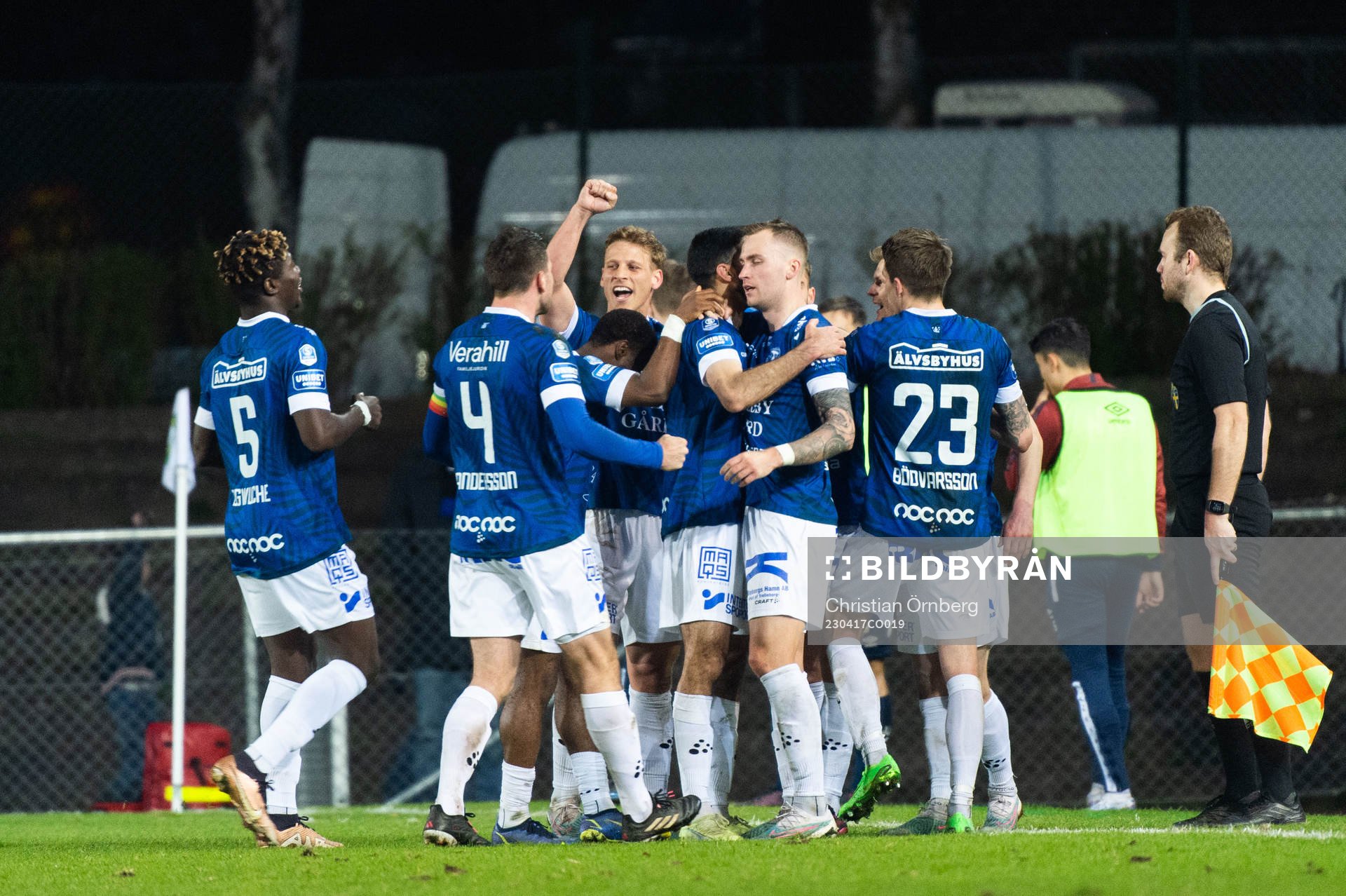 Trelleborgs Filip Bohman jublar med lagkamrater