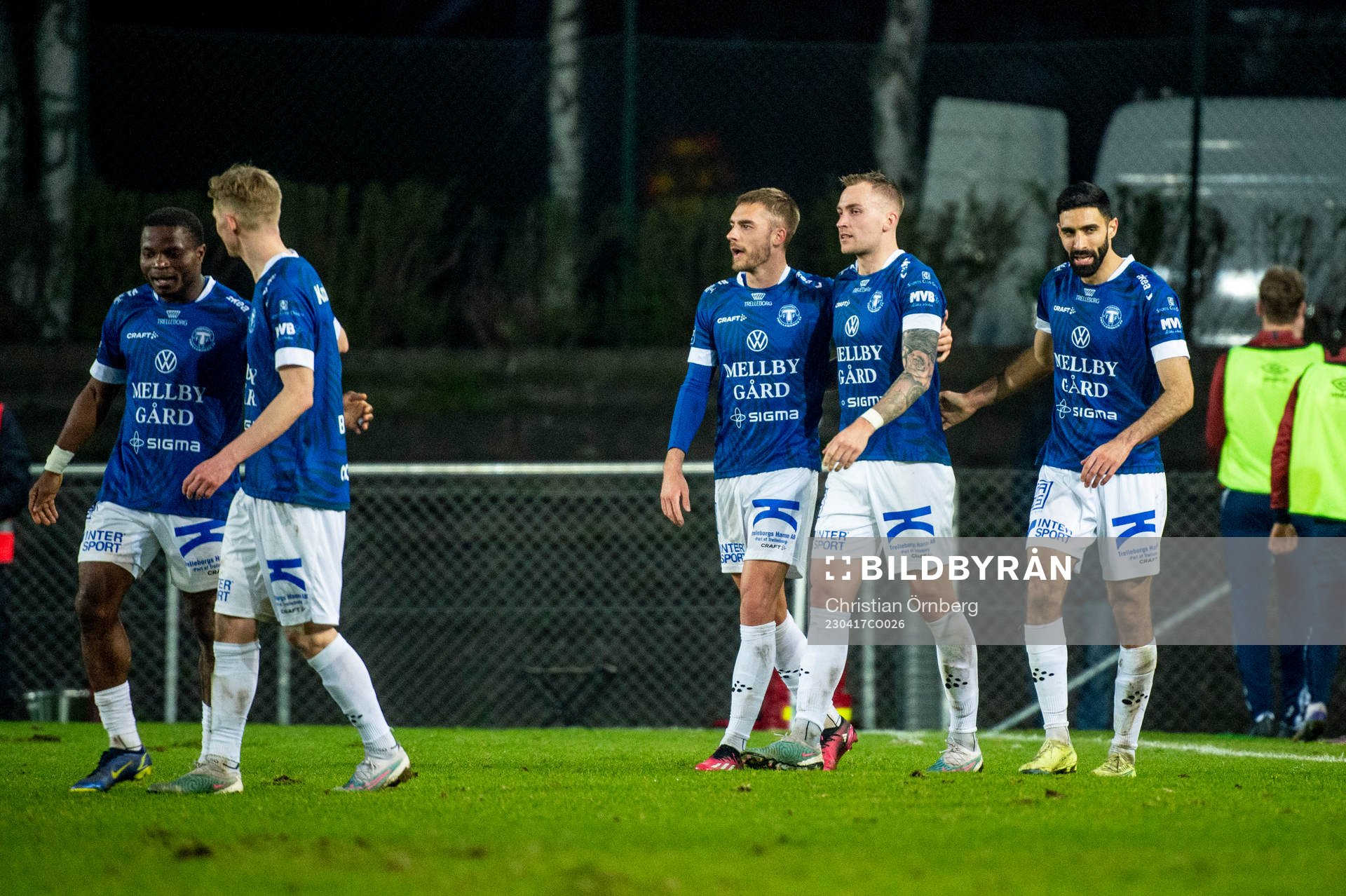 Trelleborgs Filip Bohman jublar med lagkamraterna