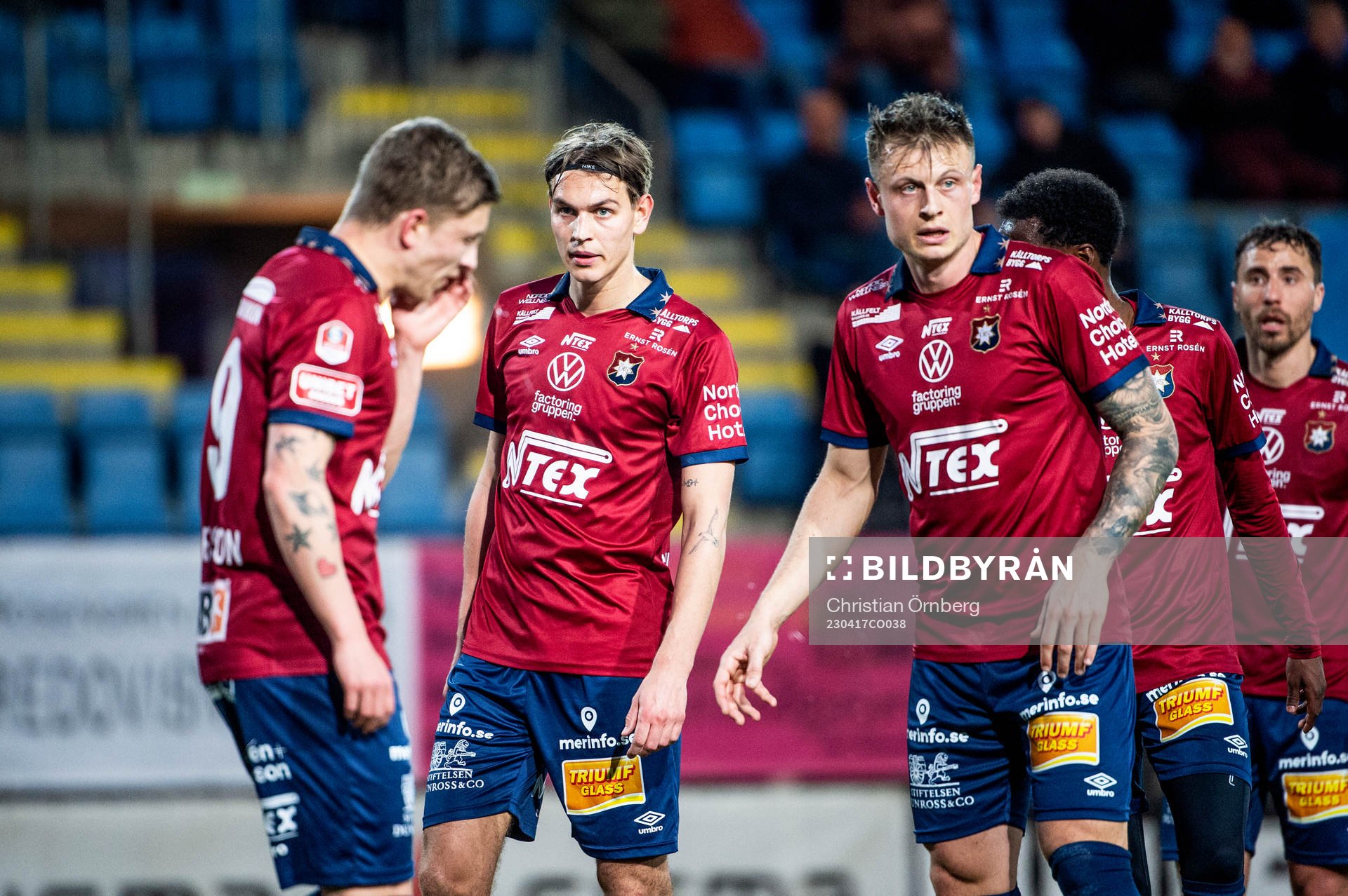 Örgrytes Noah Christoffersson deppar med lagkamraterna