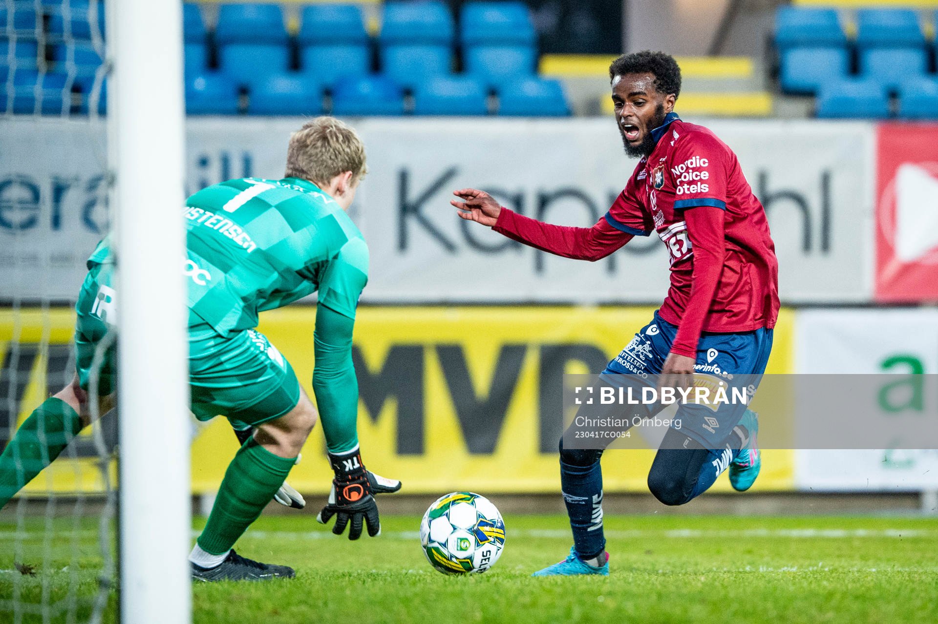 Örgrytes Mubaarak Nuh mot Trelleborgs målvakt Kasper