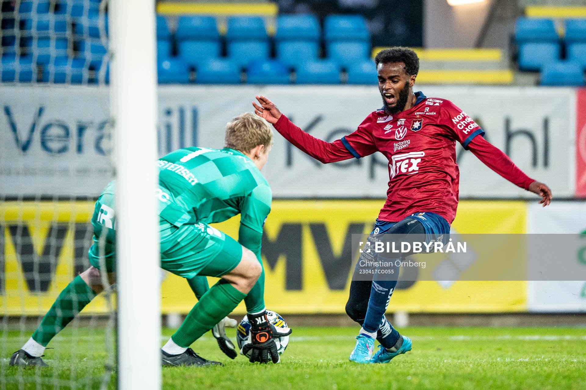 Örgrytes Mubaarak Nuh mot Trelleborgs målvakt Kasper