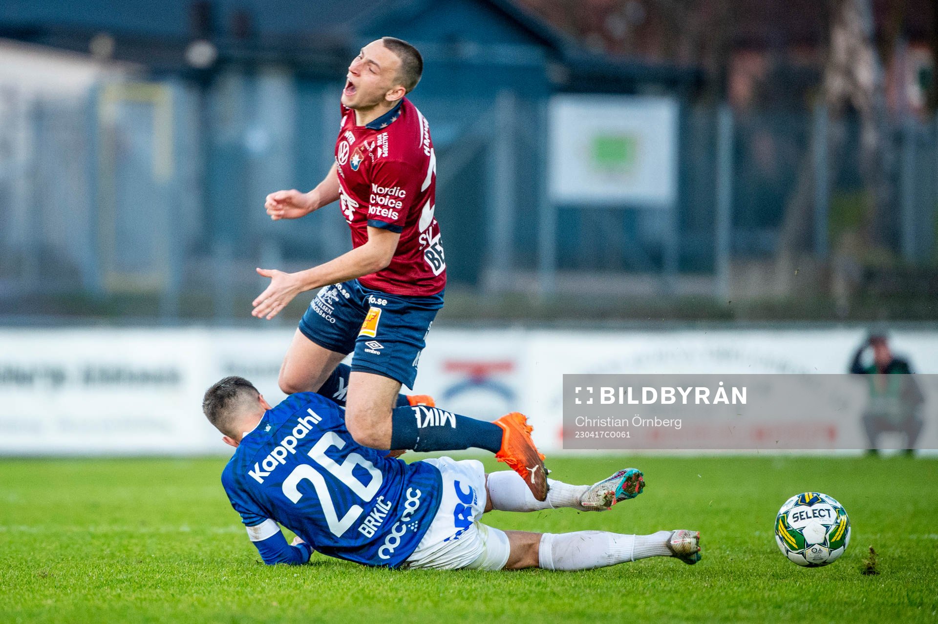 Örgrytes William Svensson mot Trelleborgs Haris Brkic