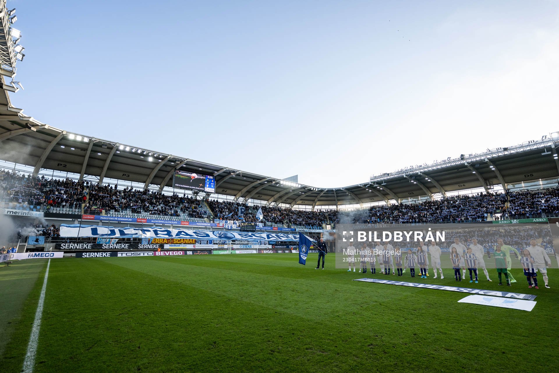 Malmö FFs supportrar med tifo