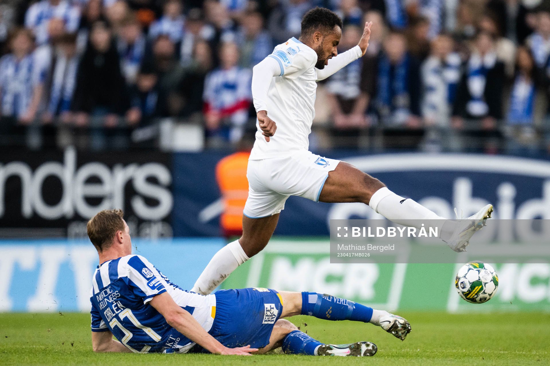 IFK Göteborgs Adam Carlén och Malmö FFs Isaac Kiese