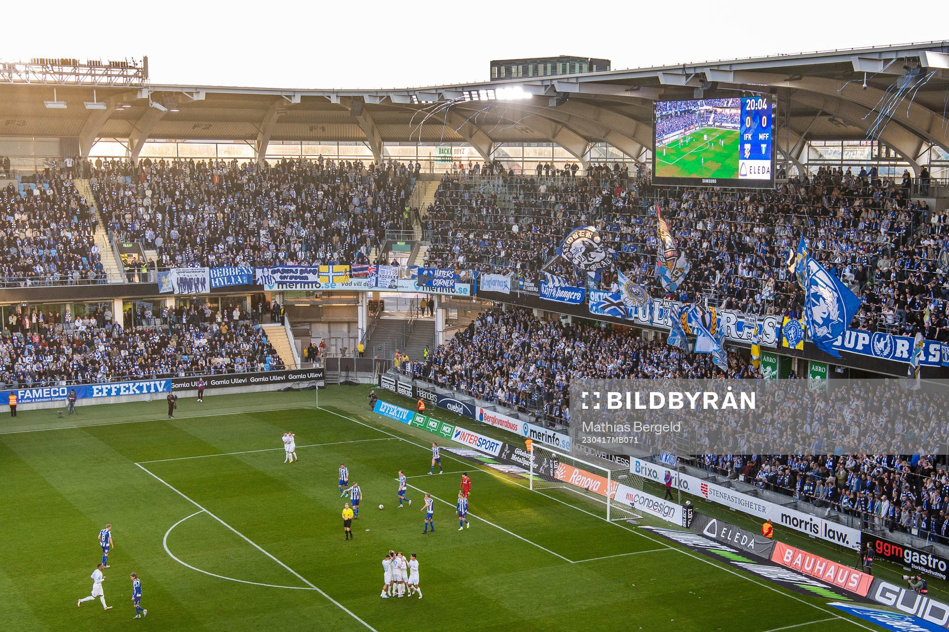 Malmö FFs Isaac Kiese Thelin jublar med lagkamrater