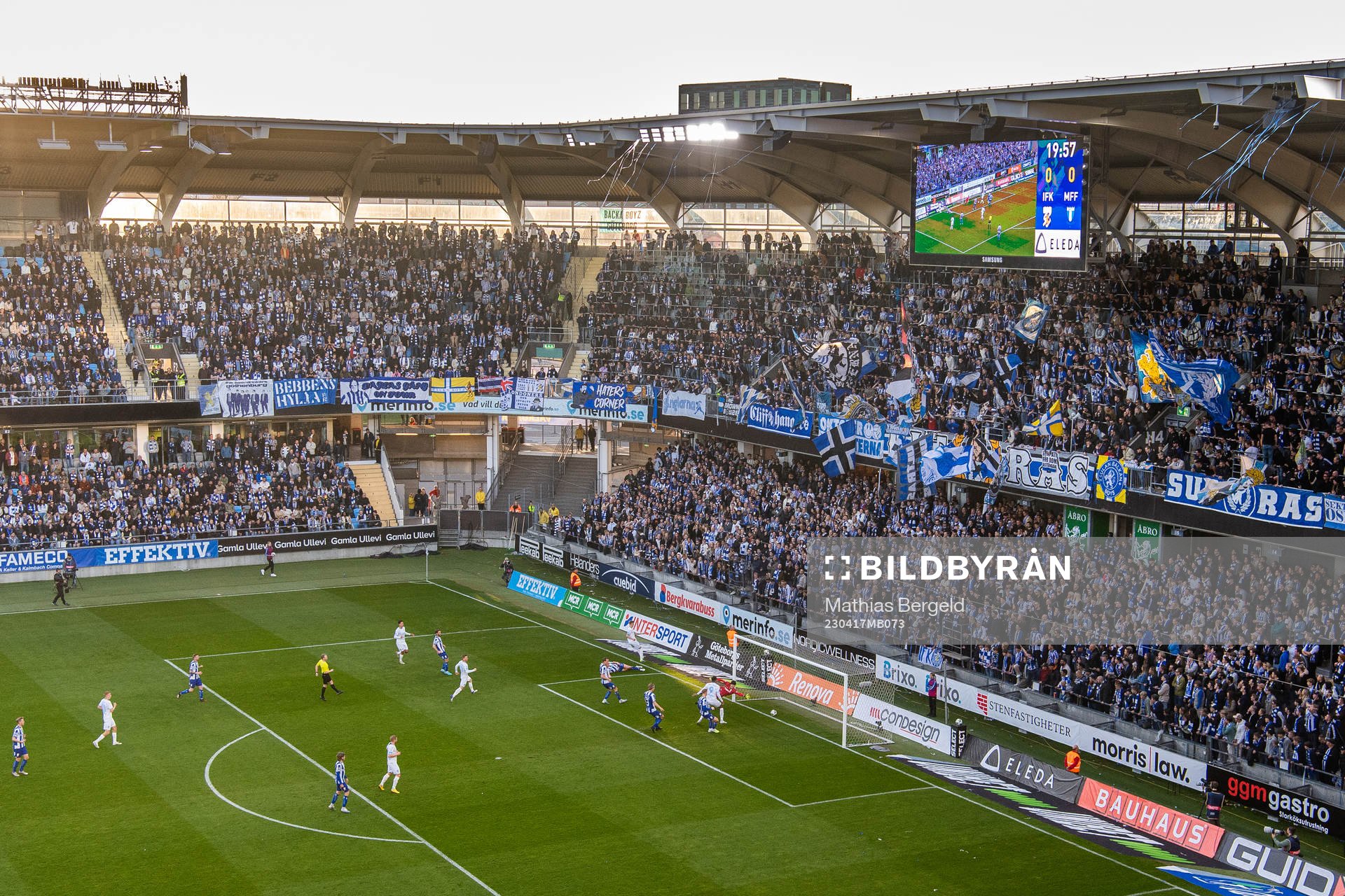 Malmö FFs Isaac Kiese Thelin gör 0-1 bakom IFK Göteborgs