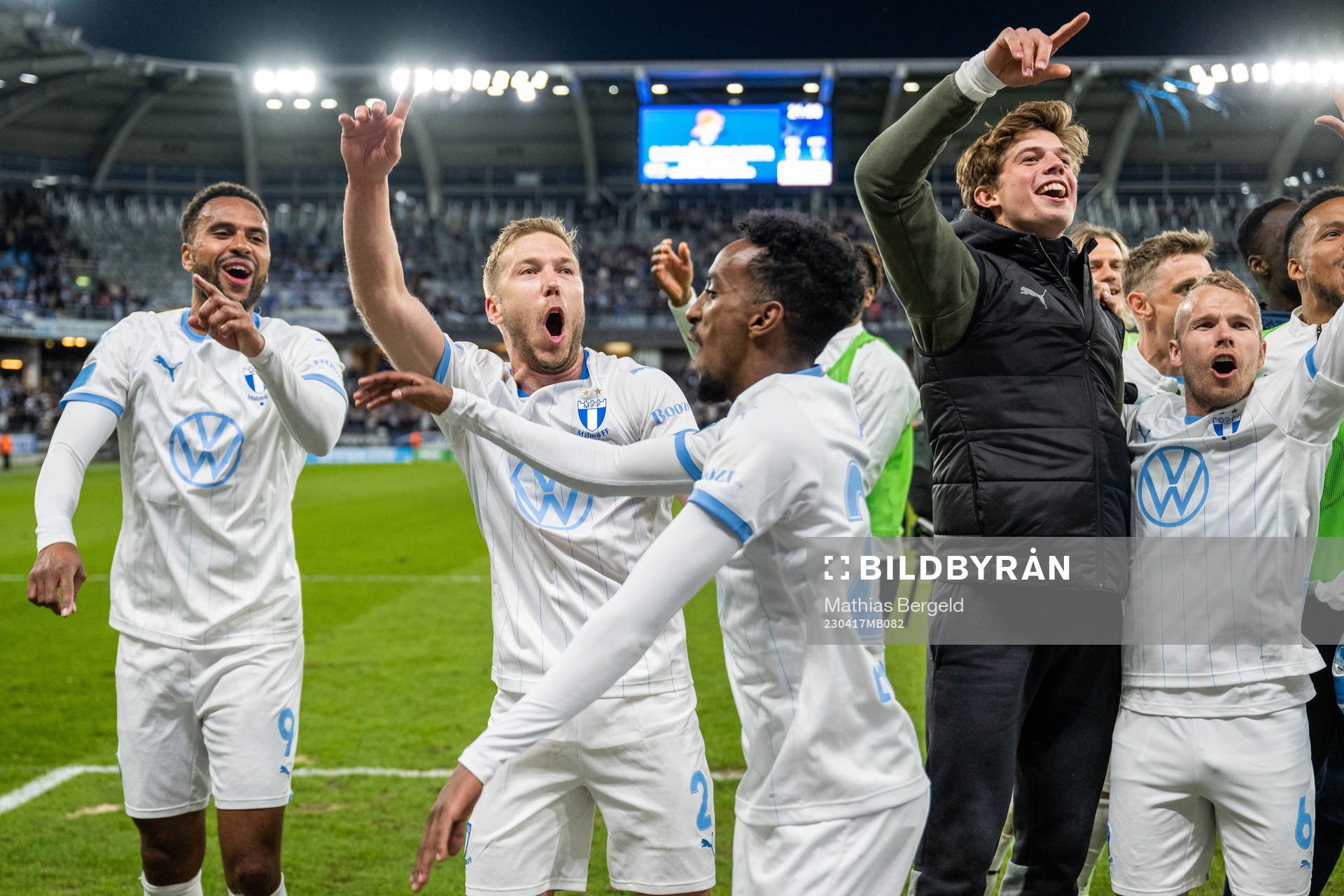 Malmö FFs Isaac Kiese Thelin, Anton Tinnerholm och Taha