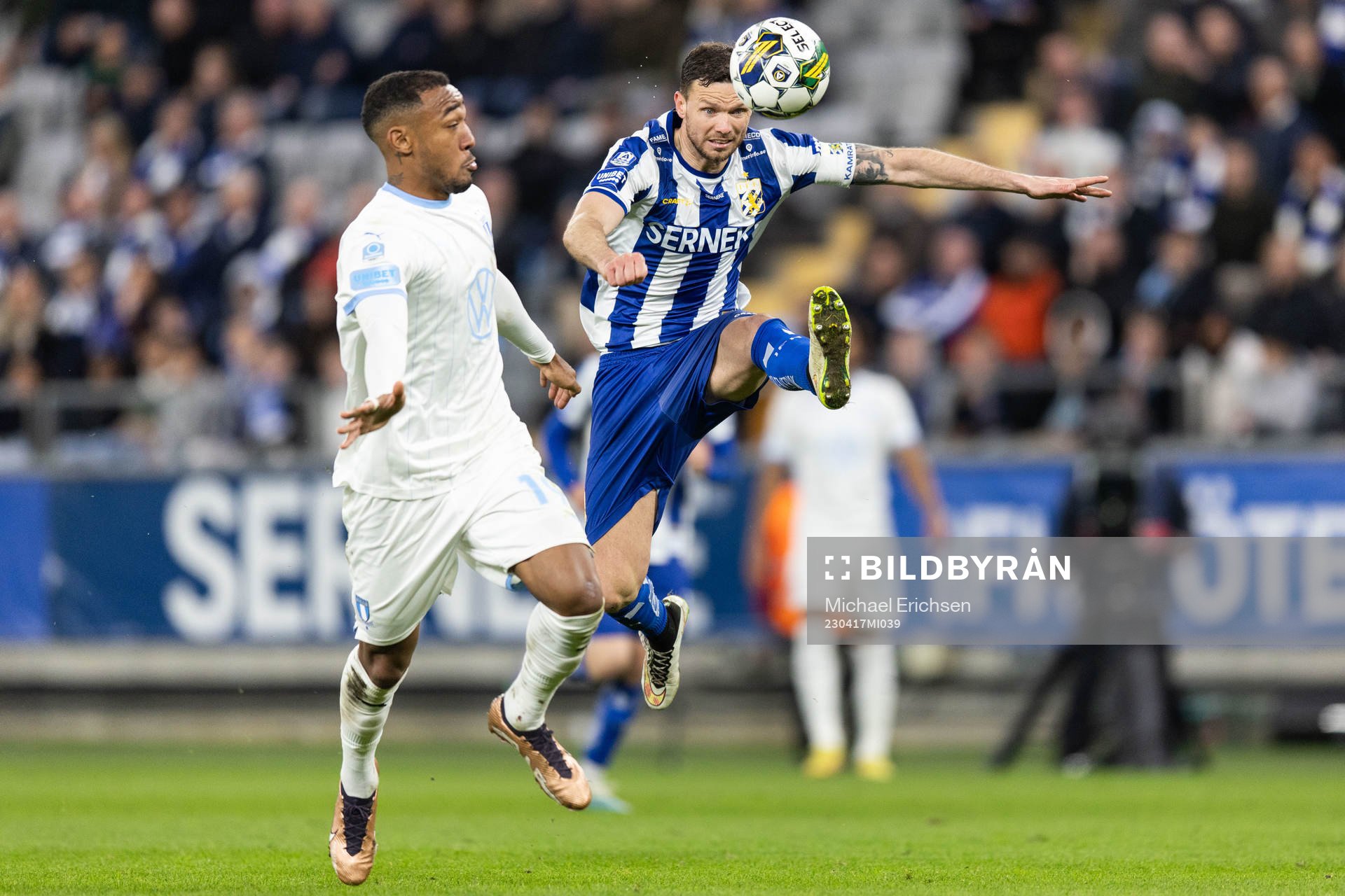 Malmö FFs Derek Cornelius och IFK Göteborgs Marcus Berg