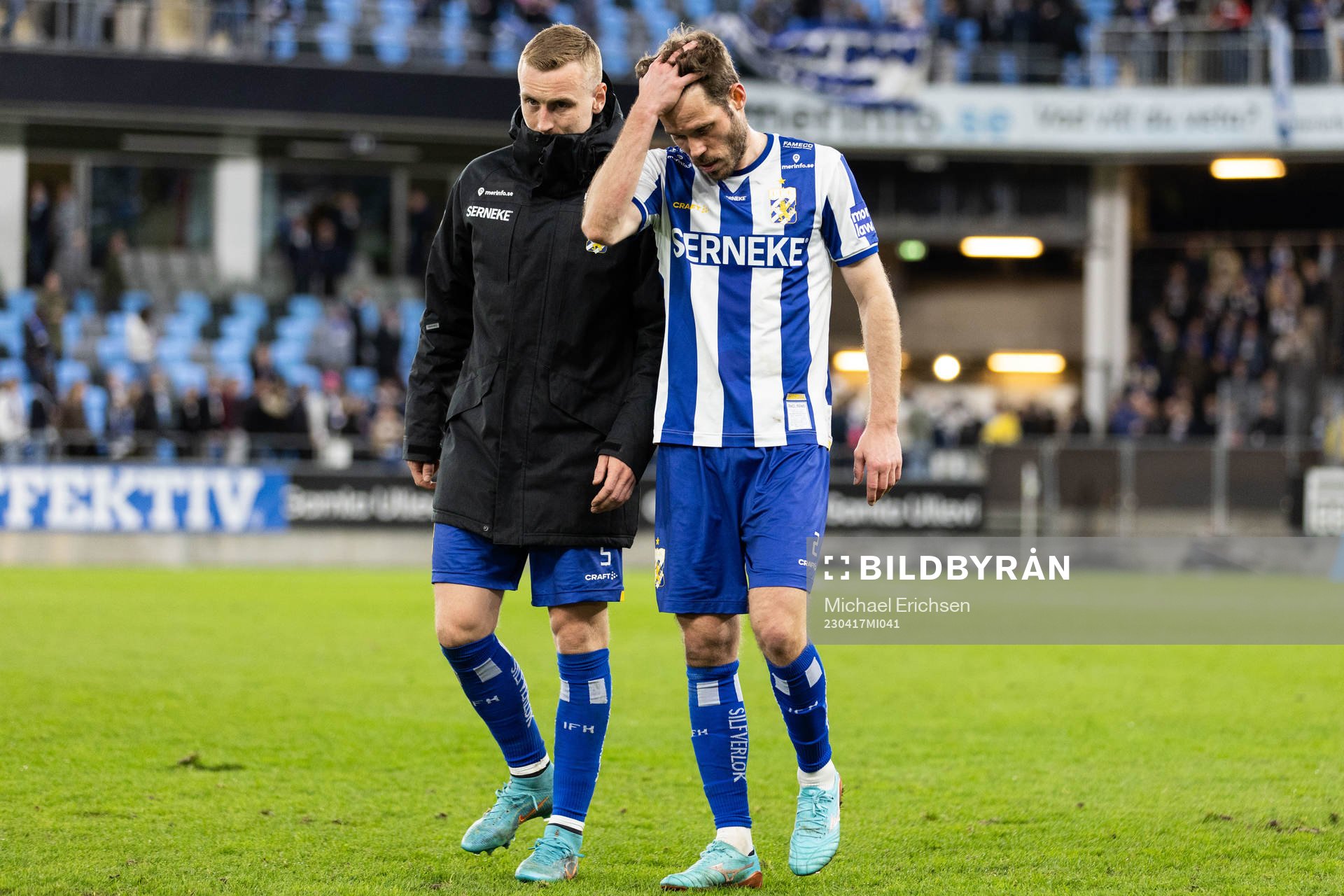 IFK Göteborgs Sebastian Ohlsson och Emil Salomonsson deppar
