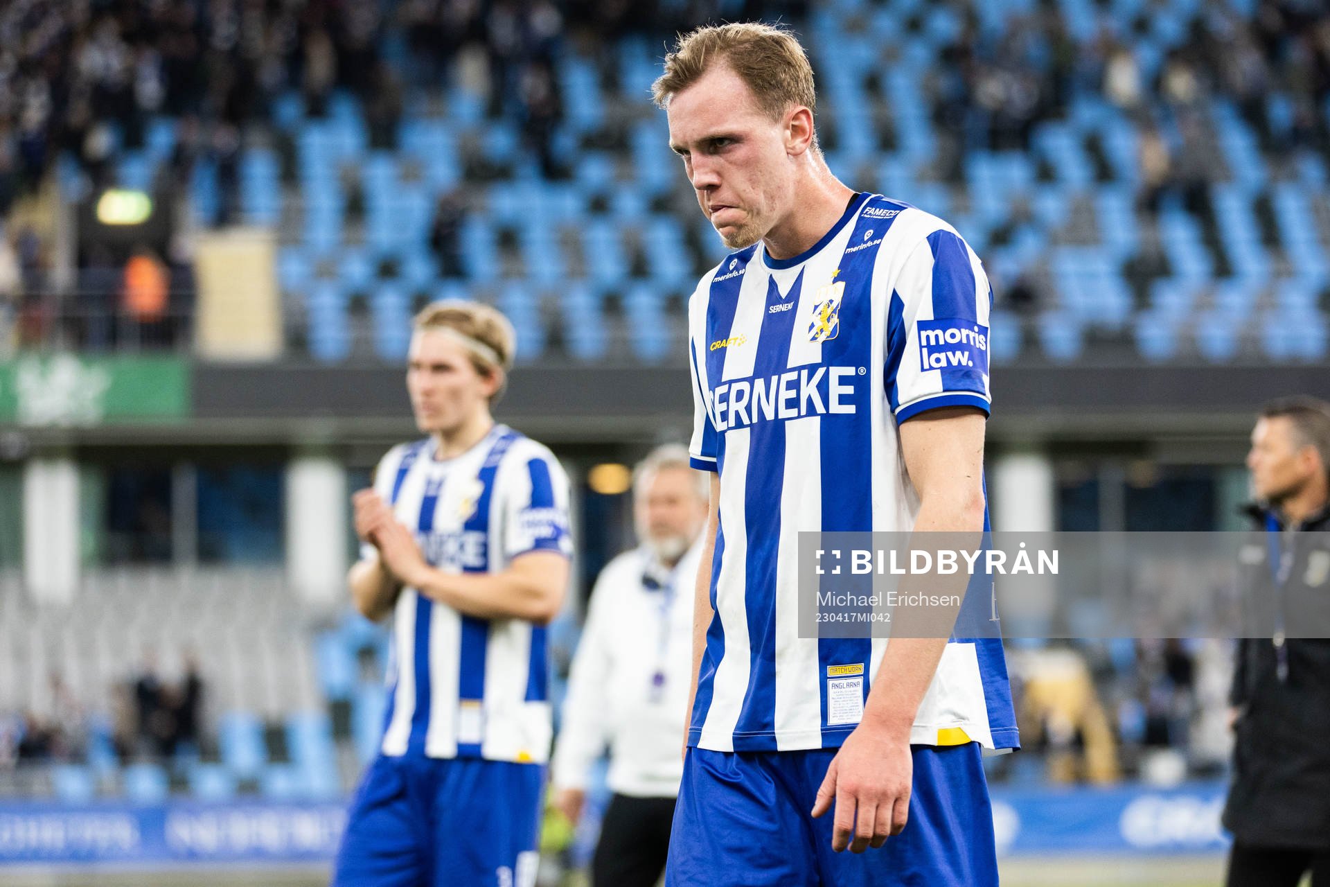 IFK Göteborgs Adam Carlén deppar