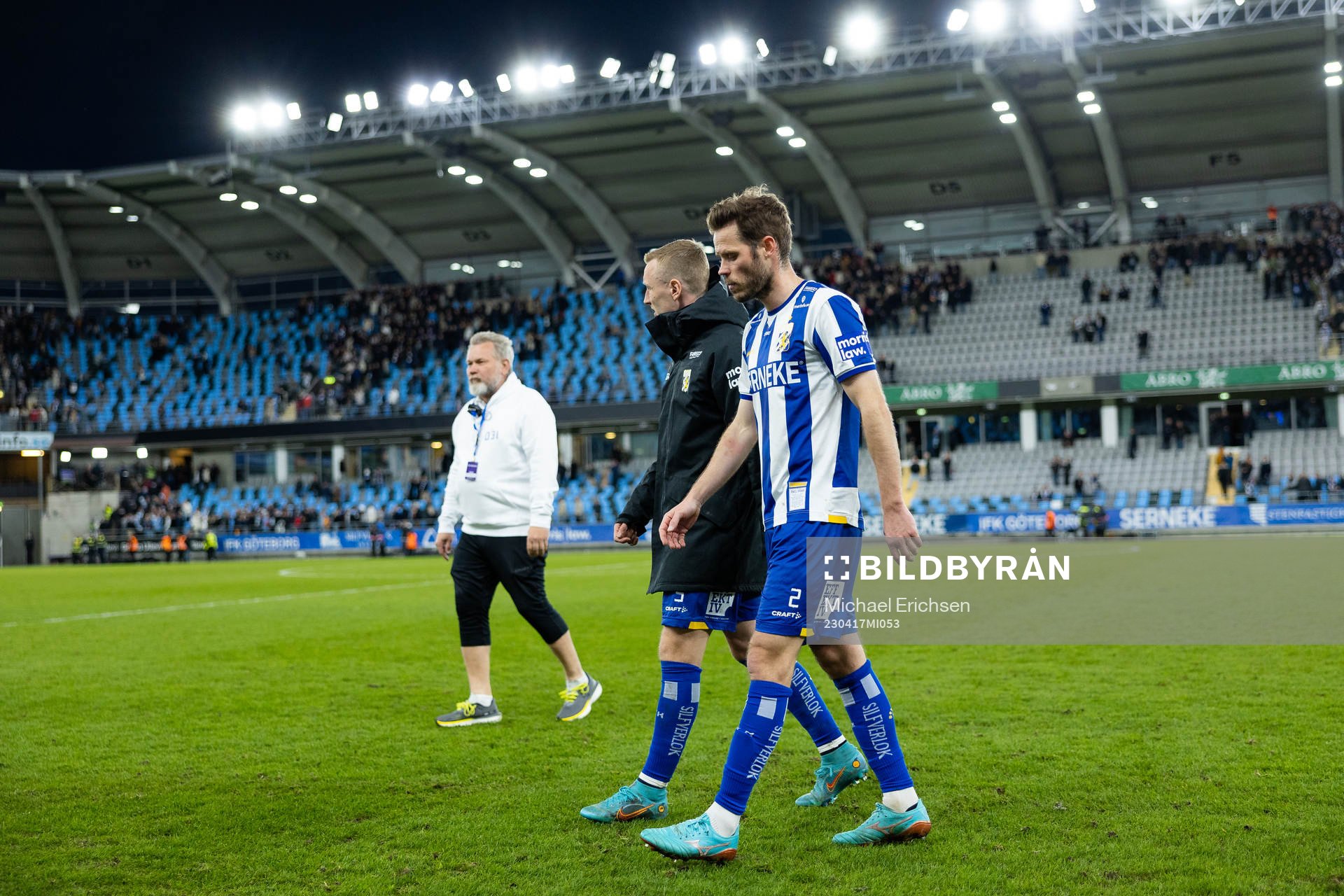 IFK Göteborgs Sebastian Ohlsson och Emil Salomonsson deppar