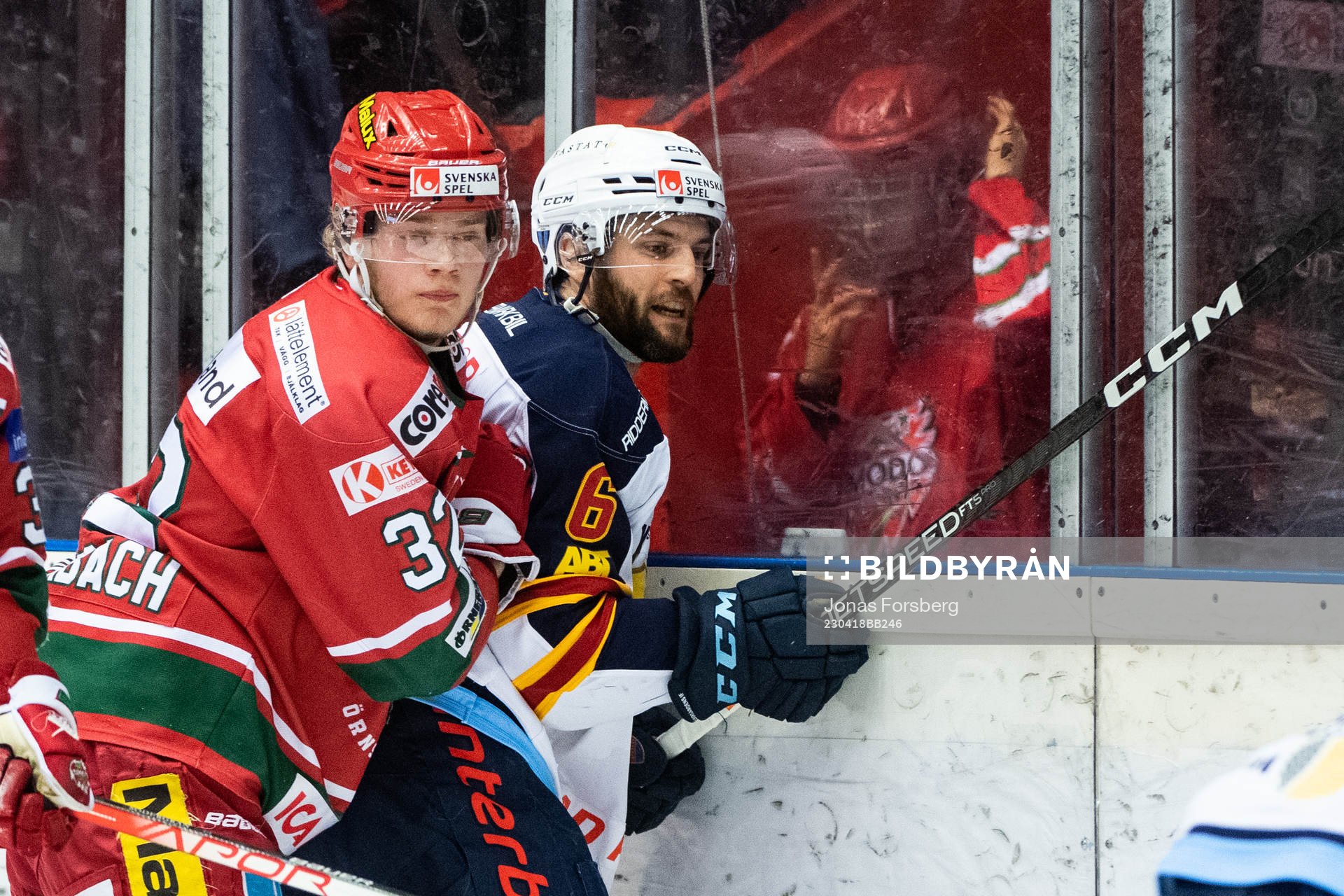 Modos Theodor Niederbach och Djurgårdens Stefan Elliott