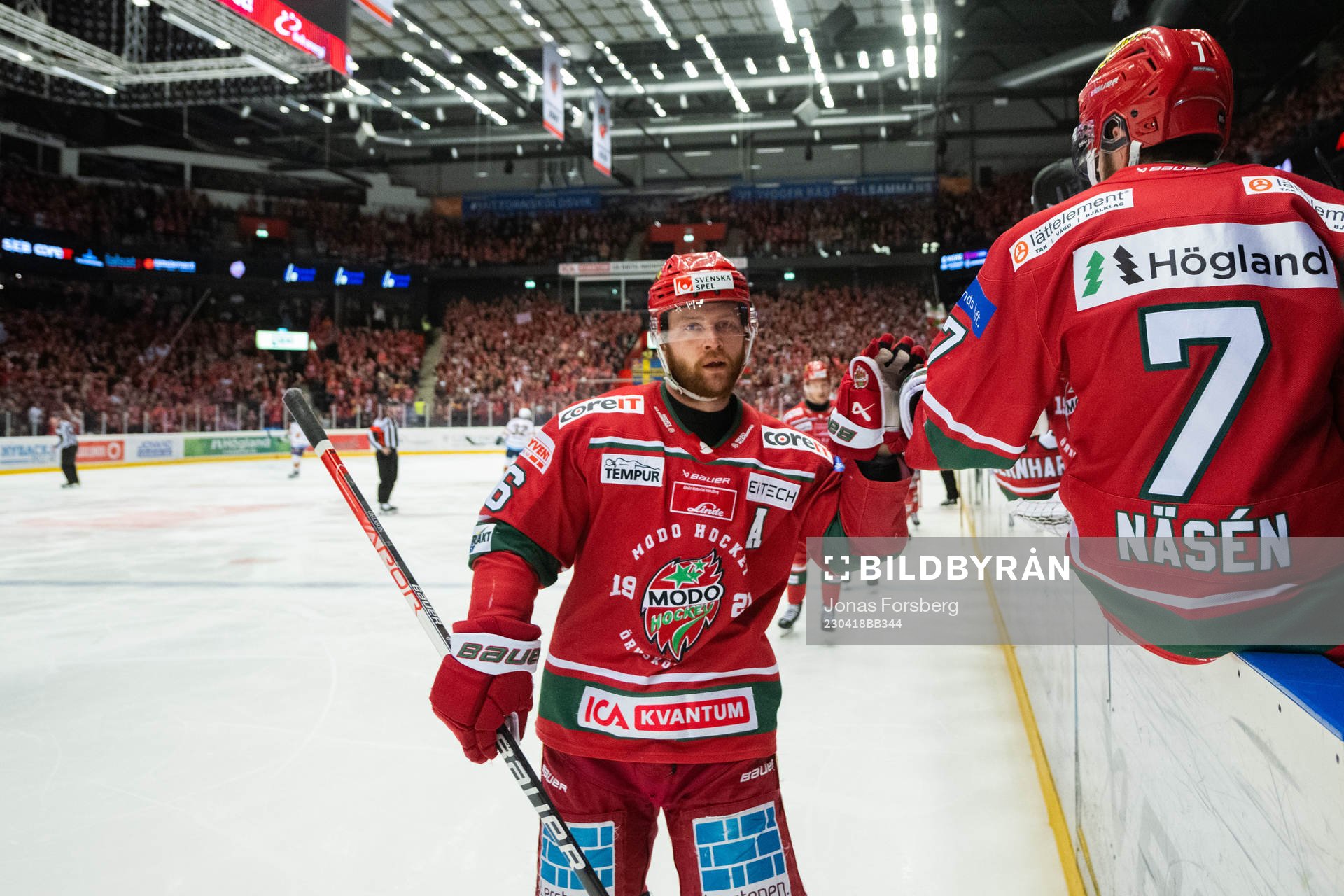 Modos Sebastian Ohlsson jublar