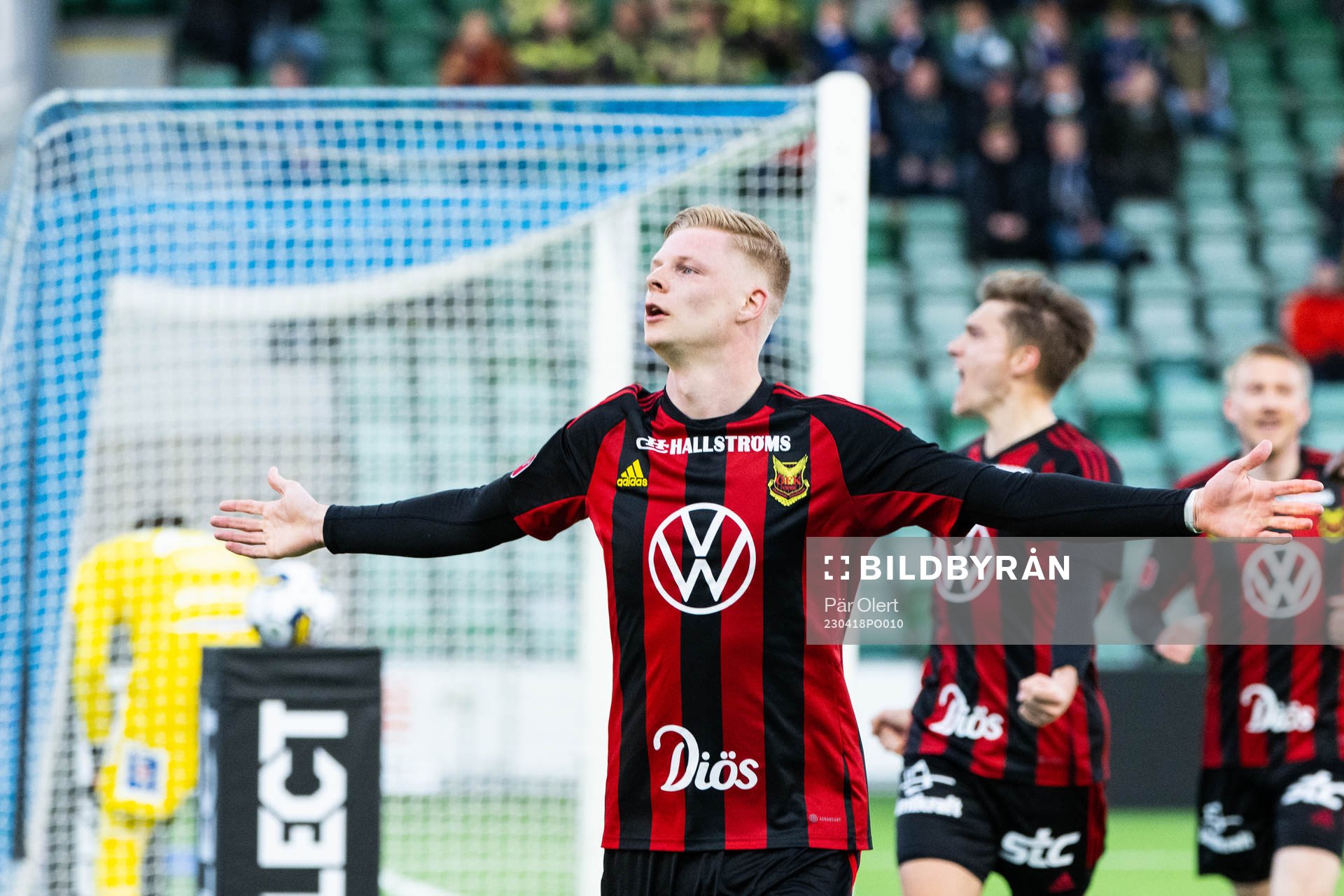 Östersunds Malcolm Stolt jublar