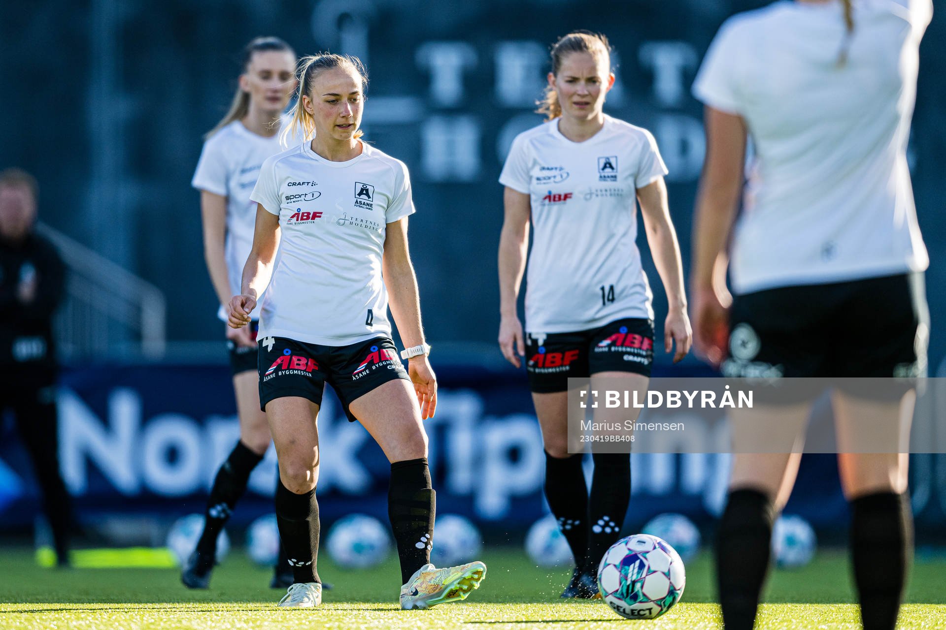 Milena Kokosz of Åsane warms up