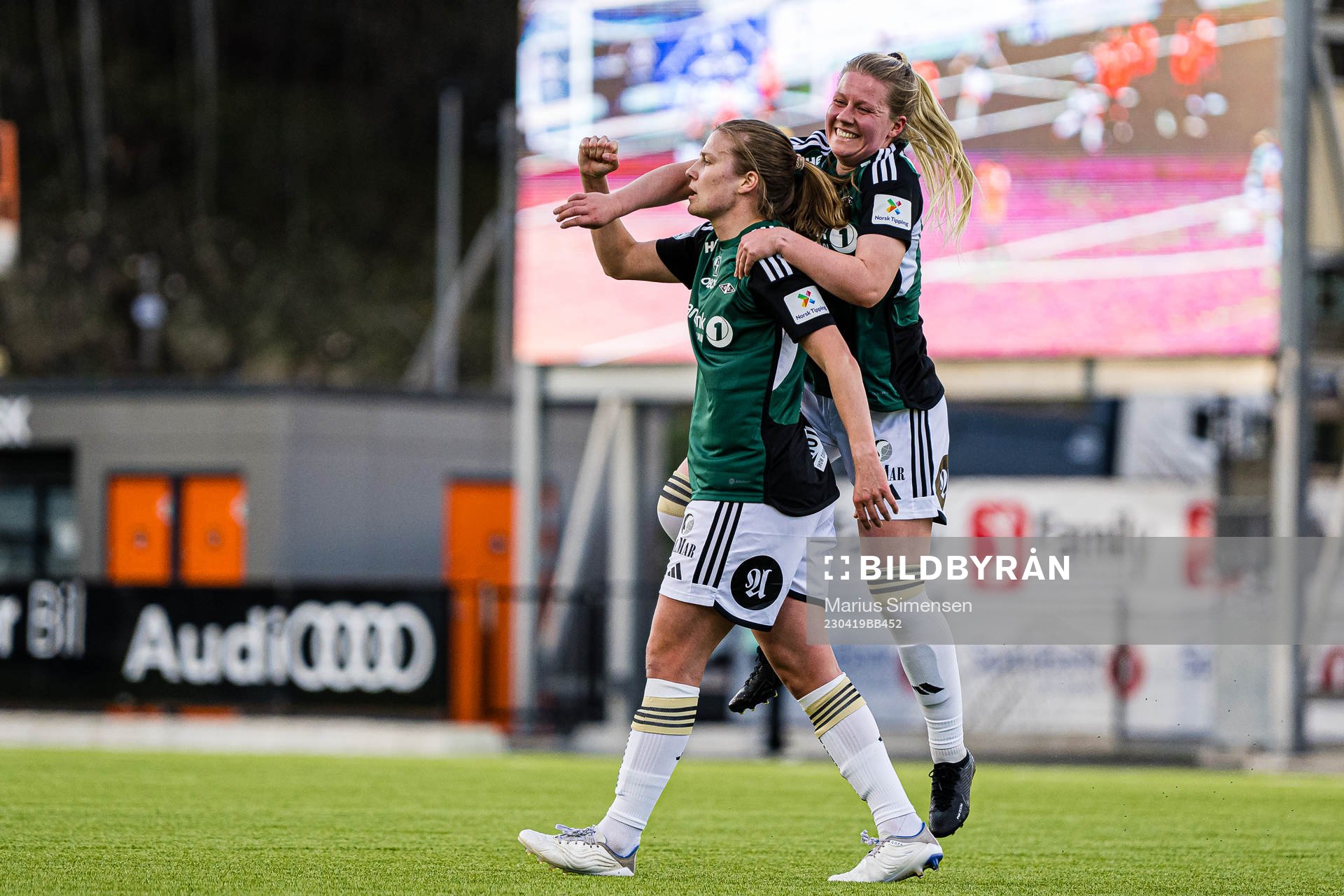 Cesilie Andreassen of Rosenborg celebrates with Selma Sol Magnusdottir after scoring the 0-1 goal during the Toppserien football match between Åsane and Rosenborg on April 19, 2023 in Bergen.