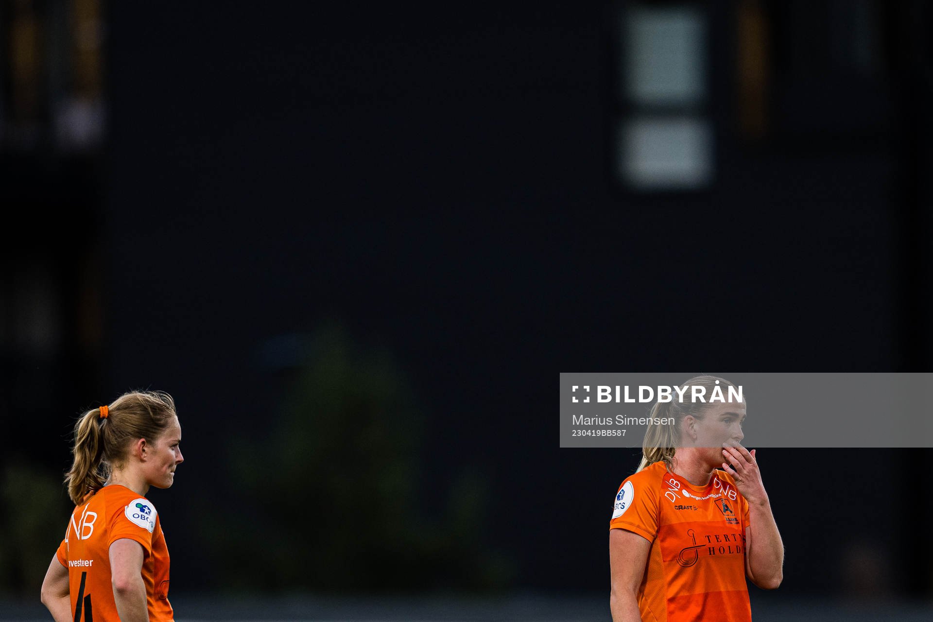 Milena Kokosz and  Ida Skaar Kroken of Åsane looks dejected