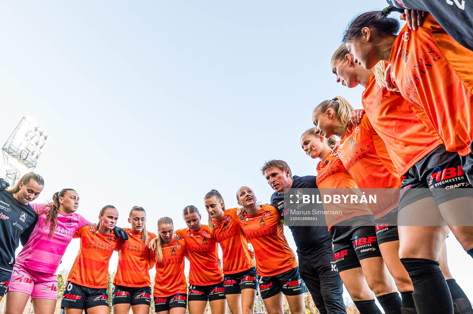 Katarina Dybvik Sunde, Savanna Mary-Anne Duffy, Mathilde Sangolt, Madeleine Veivåg, Synne Eide Bjørnebøle, Alise Tvilde Evensen, Ida Skaar Kroken and Marie Anglevik of Åsane ahead of the Toppserien football match between Åsane and Rosenborg on April 19, 2023 in Bergen.