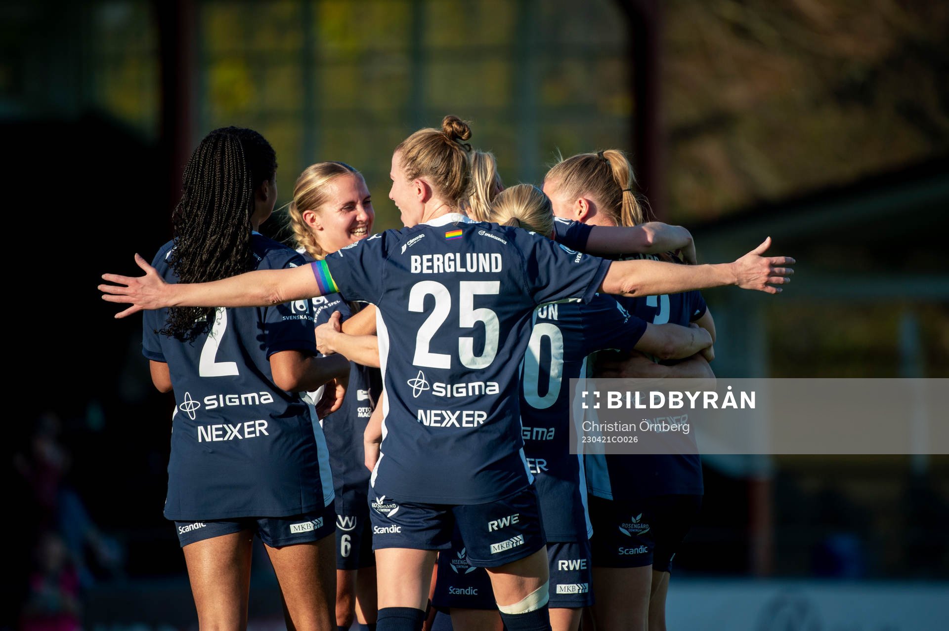 FC Rosengårds Olivia Schough jublar med lagkamraterna