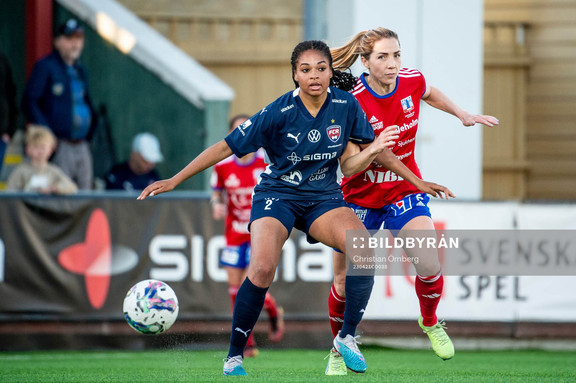 FC Rosengårds Isabella Obaze mot Vittsjös Clara Markstedt
