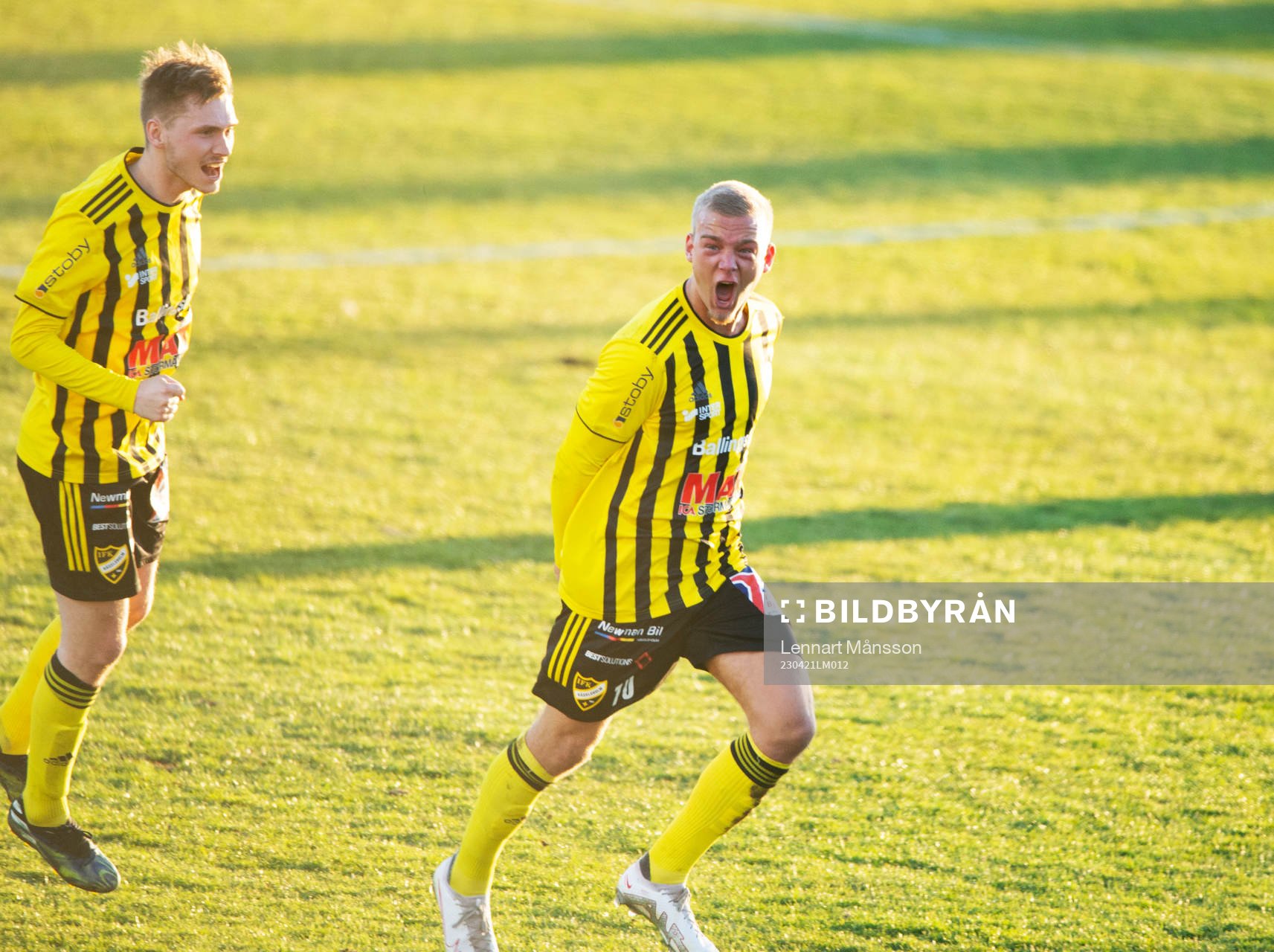 IFK Hässleholms Olle Kjellman Olblad har gjort 2-1 och