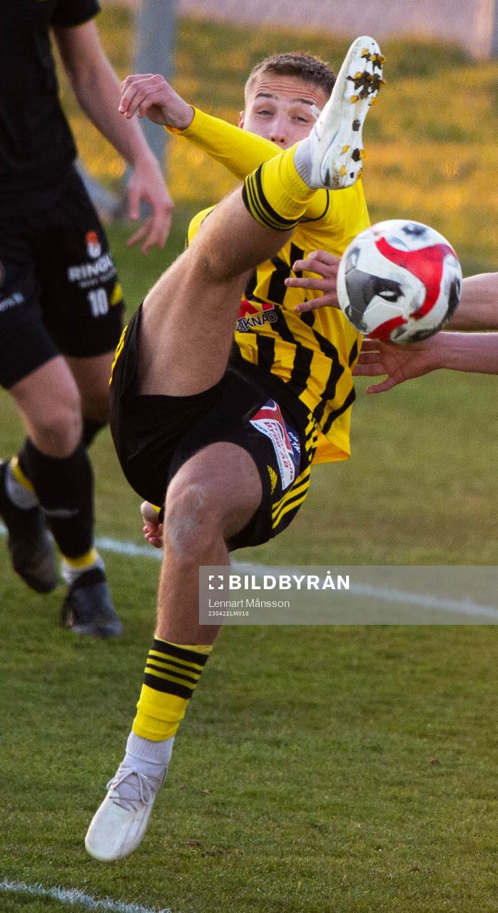 IFK Hässleholms André Gustafson  i matchen i division 2