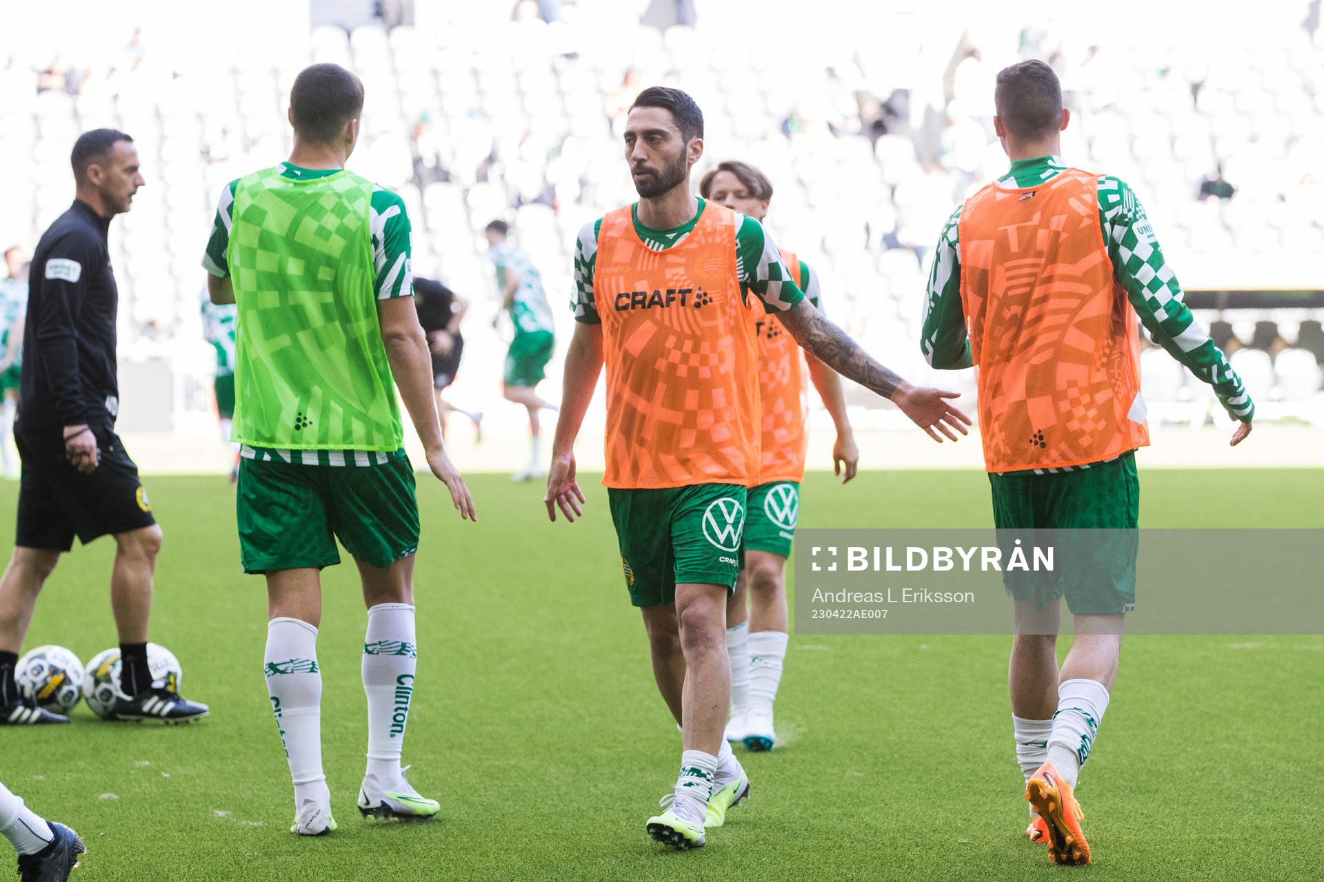 Hammarbys Nahir Besara värmer upp