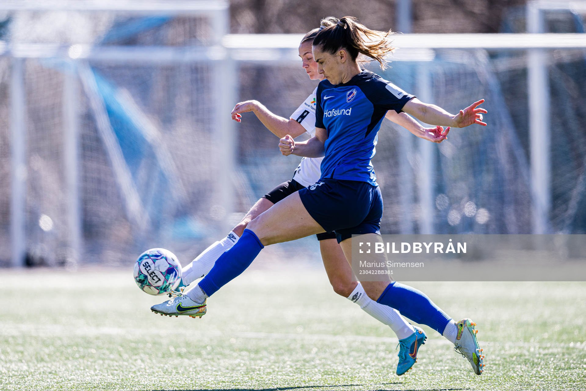 Marina Heggernes Jensen of Fyllingsdalen and Caroline Stokke Fidje of Grei during the 1. division football match between Grei and Fyllingsdalen on April 22, 2023 in Oslo.