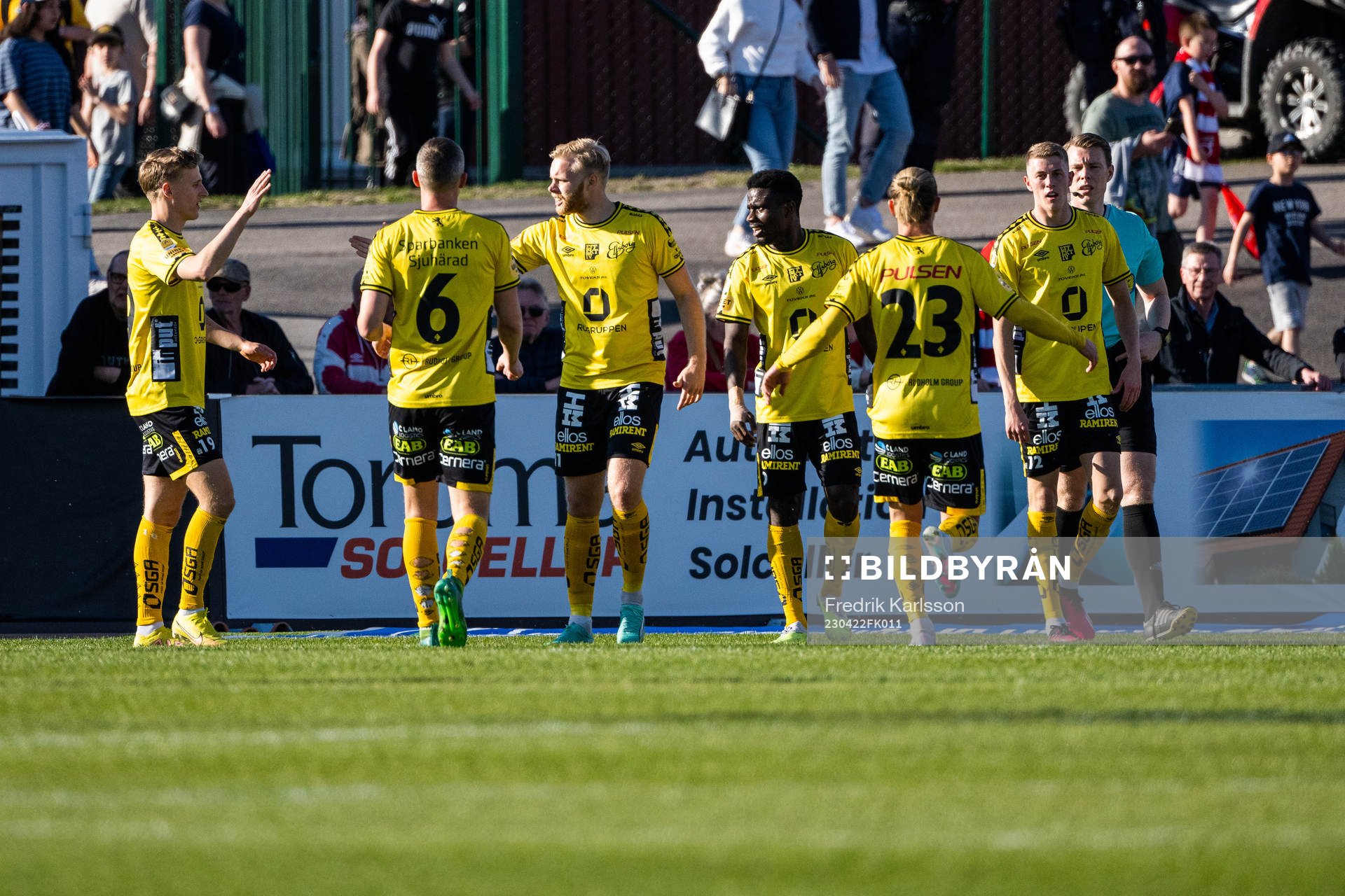 Elfsborgs Sveinn Guðjohnsen jublar med lagkamrater