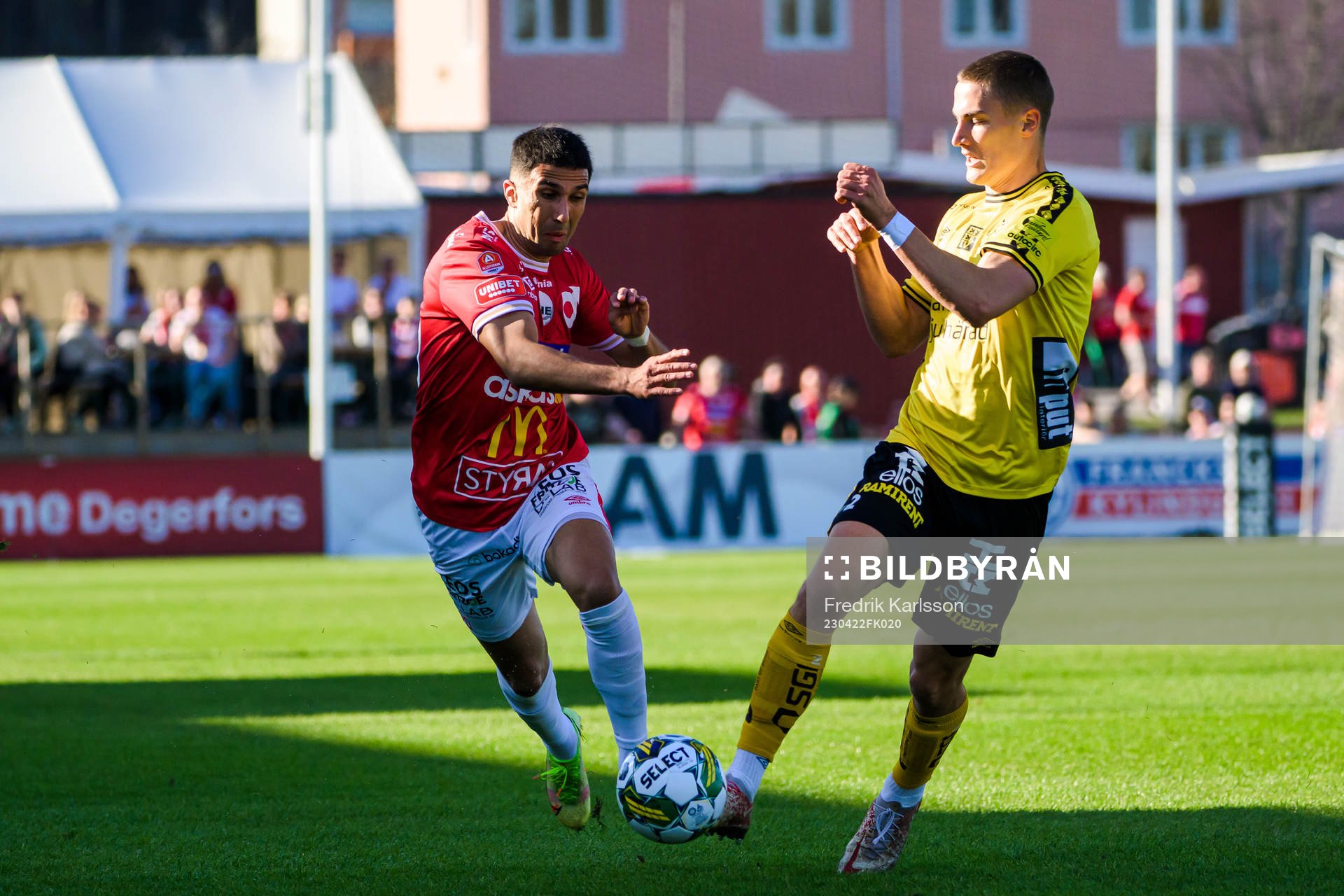 Degerfors Elyas Bouzaiene och Elfsborgs Gustaf Lagerbielke