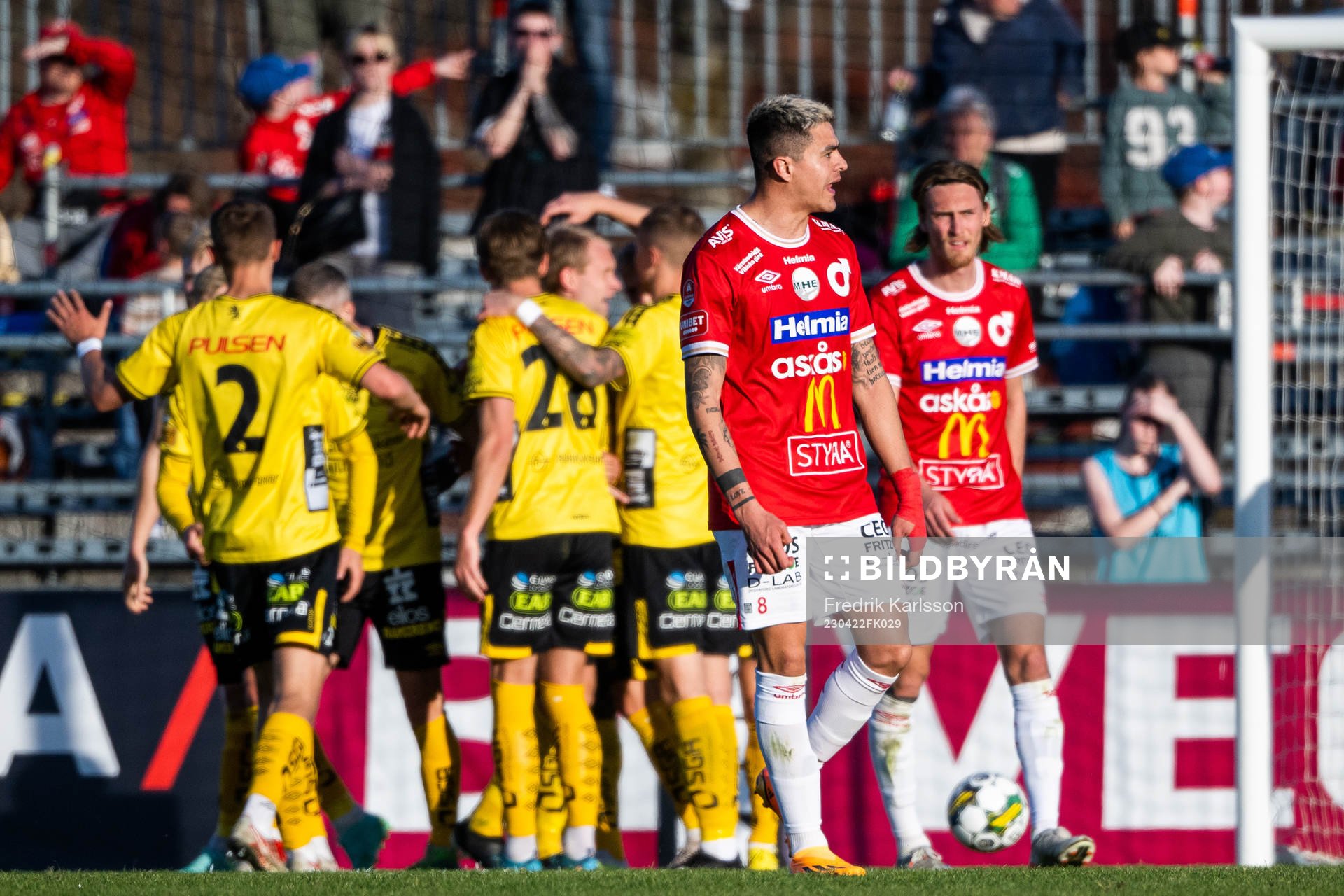 Elfsborgs Sveinn Guðjohnsen jublar med lagkamrater