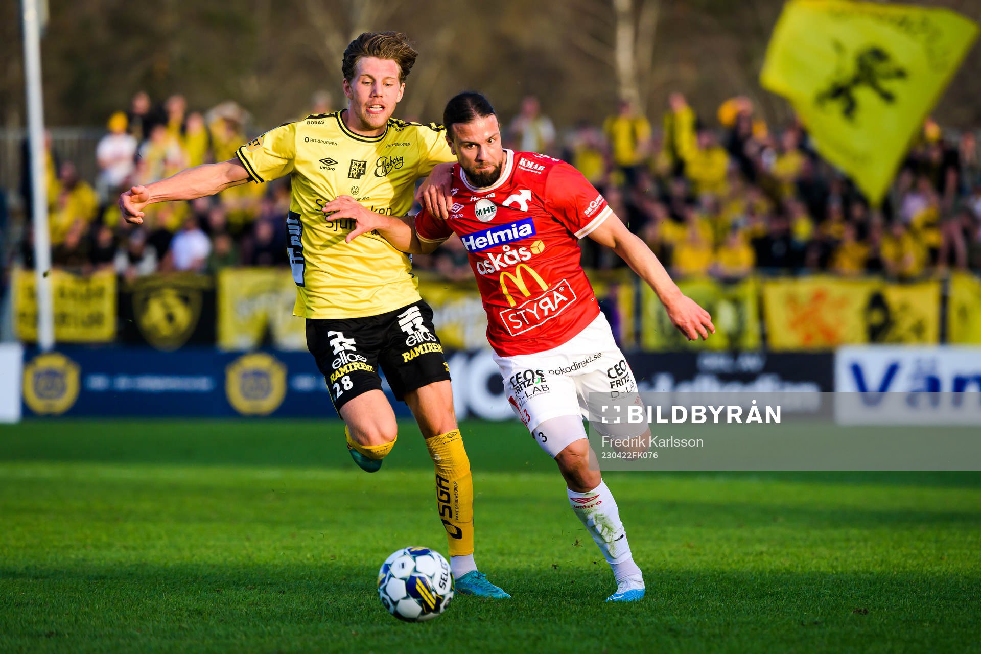 Elfsborgs Noah Söderberg och Degerfors Abdelkarim Mammar