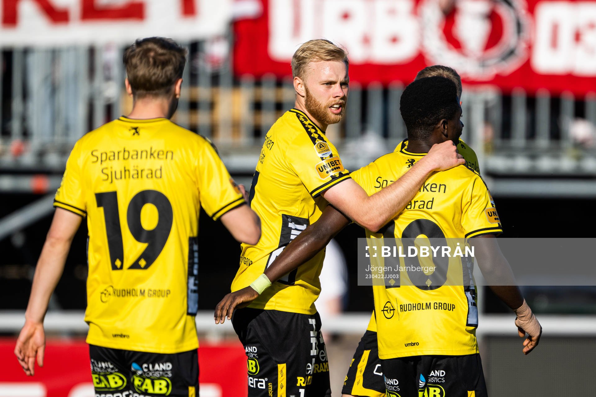 Elfsborgs Sveinn Guðjohnsen jublar med Jeppe Møldrup