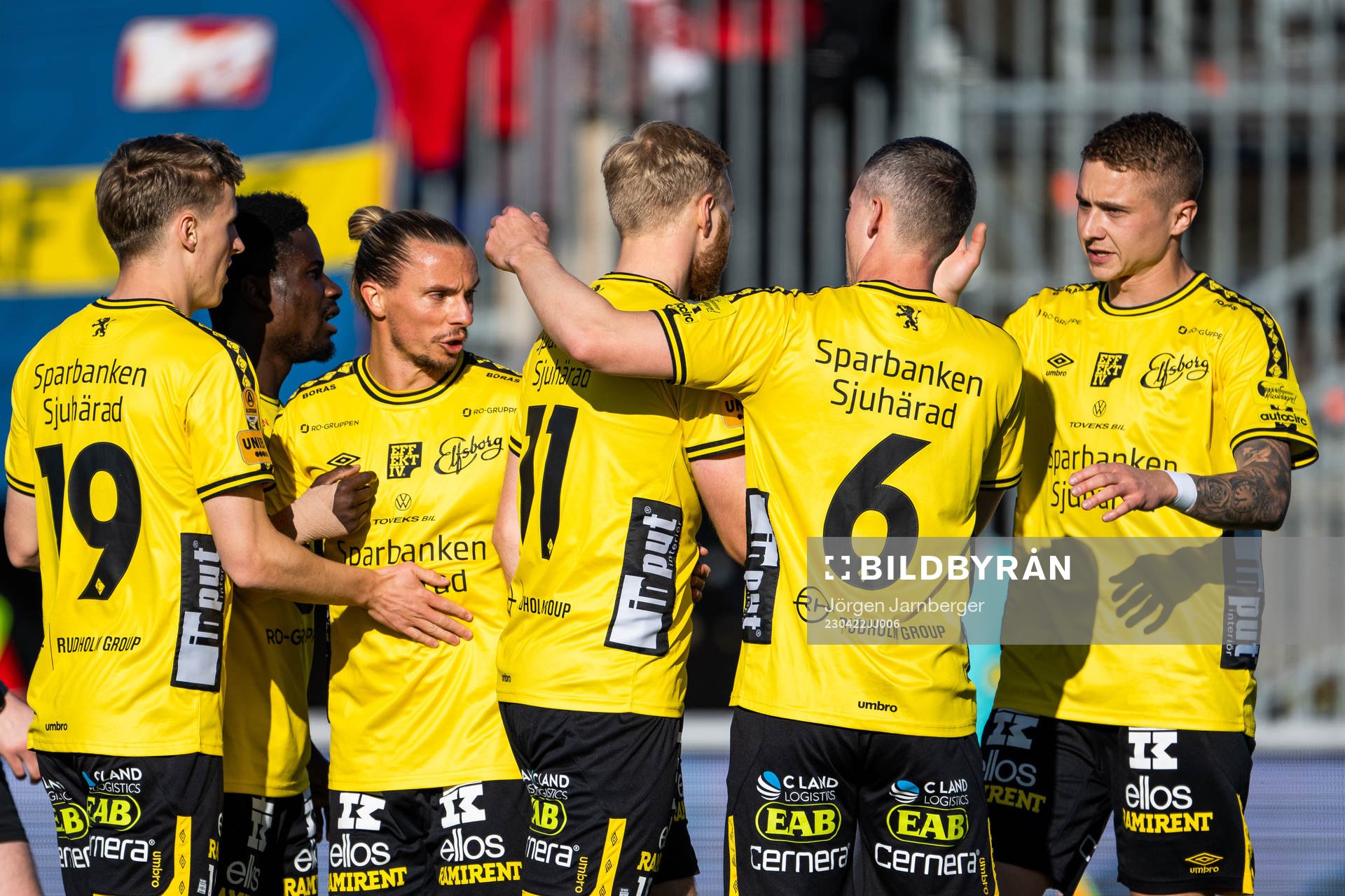 Elfsborgs Sveinn Guðjohnsen jublar med lagkamrater