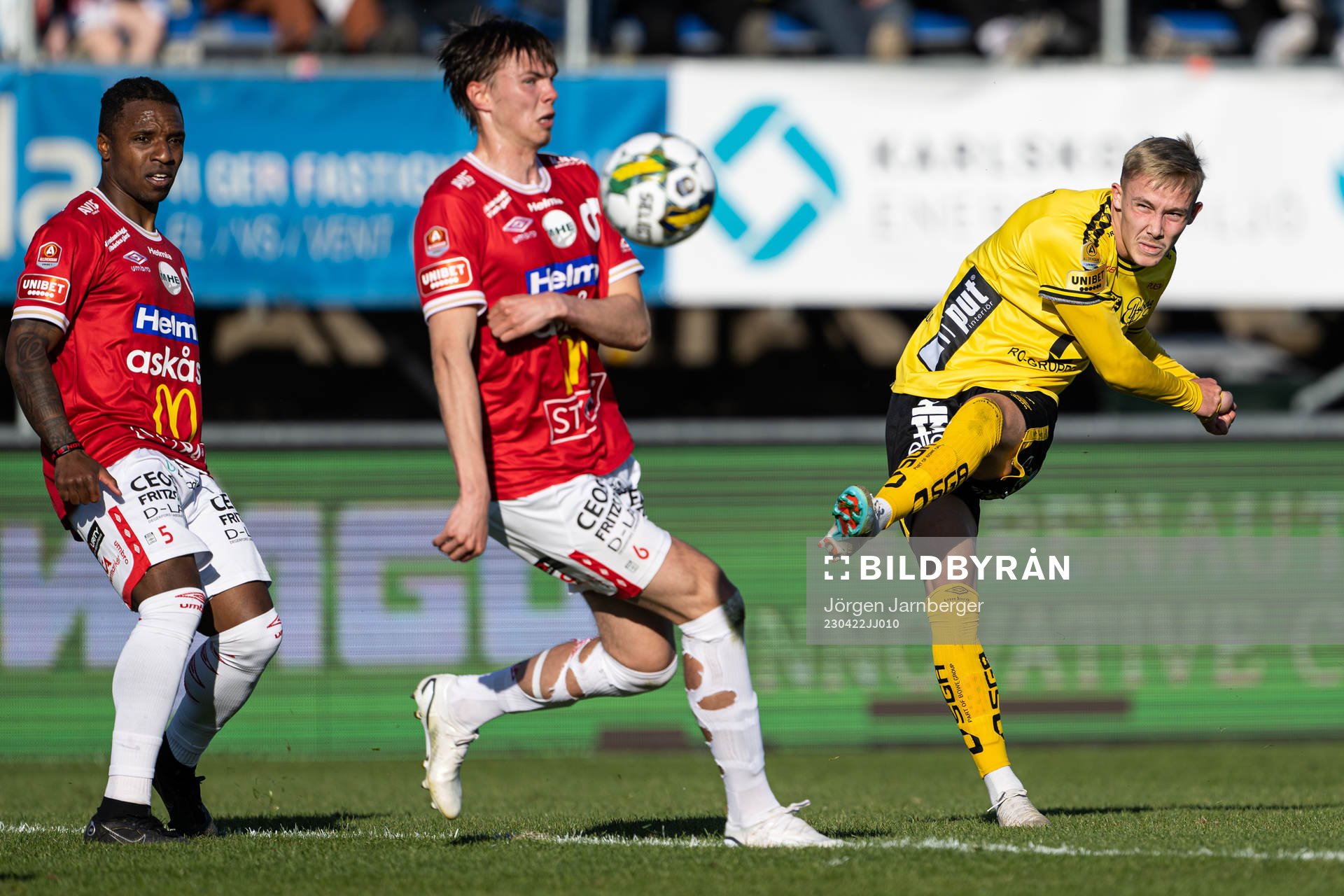 Elfsborgs Jacob Ondrejka och Degerfors Oscar Wallin