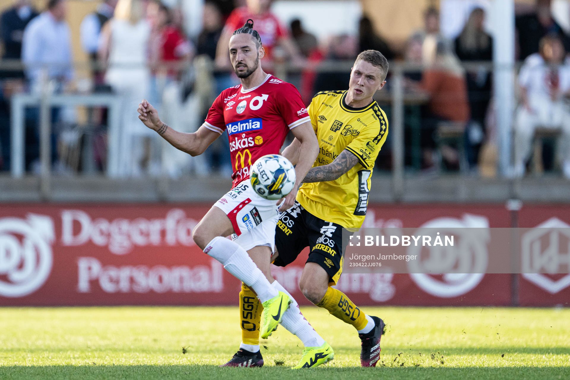 Degerfors Dijan Vukojevic och Elfsborgs Sebastian Holmen