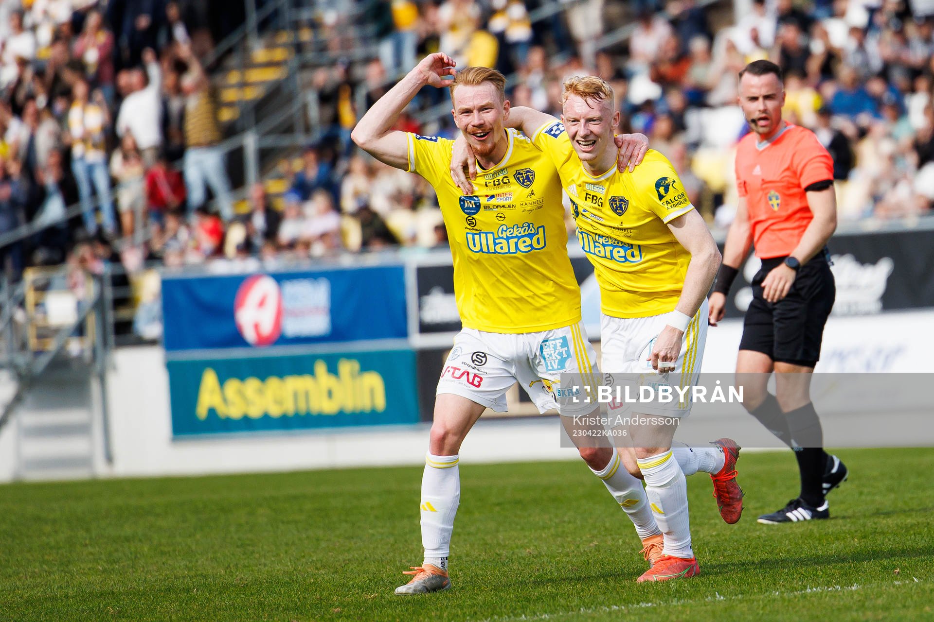 Falkenbergs Linus Borgström och Wilhelm Ärlig jublar