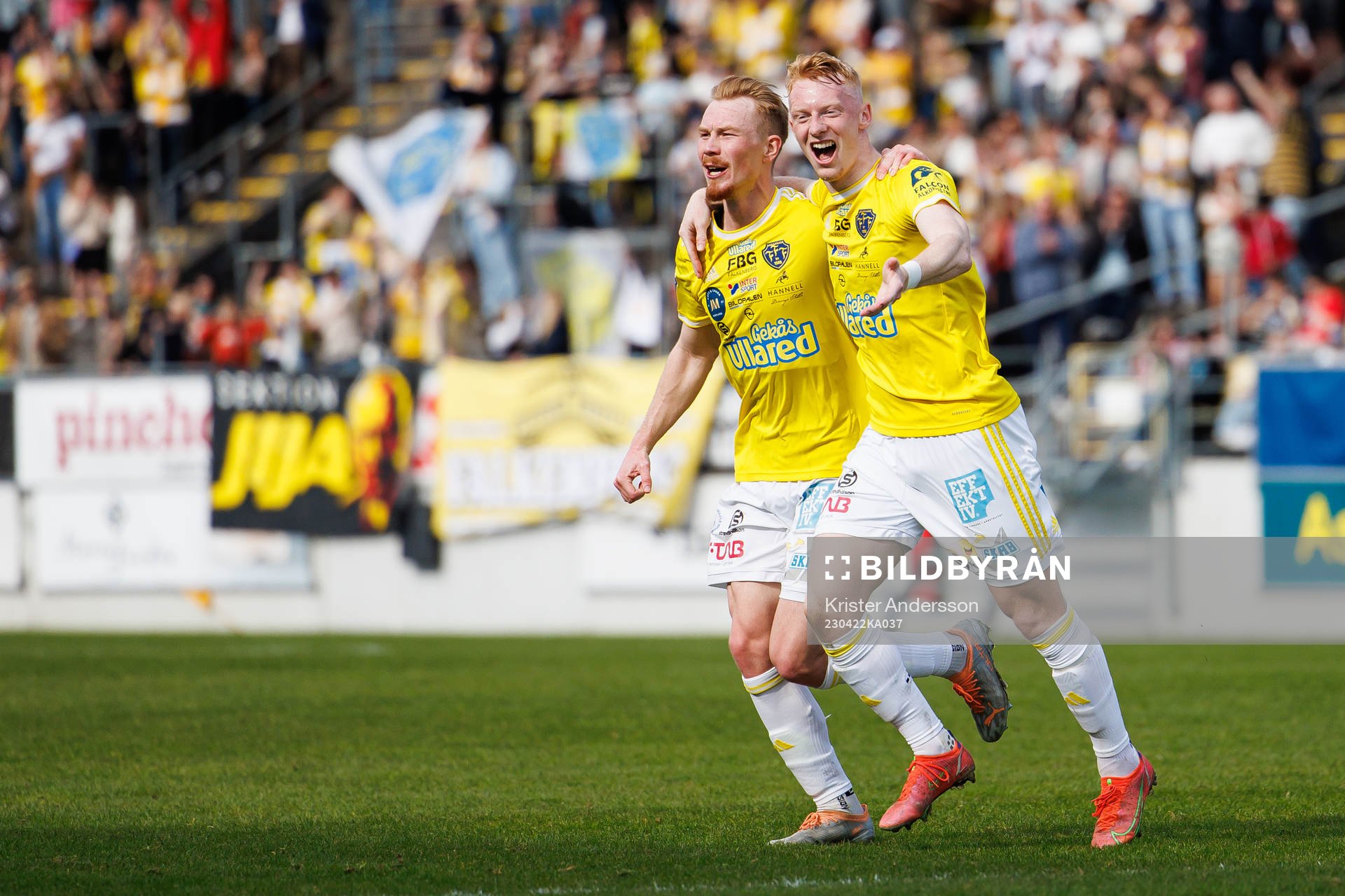 Falkenbergs Linus Borgström och Wilhelm Ärlig jublar