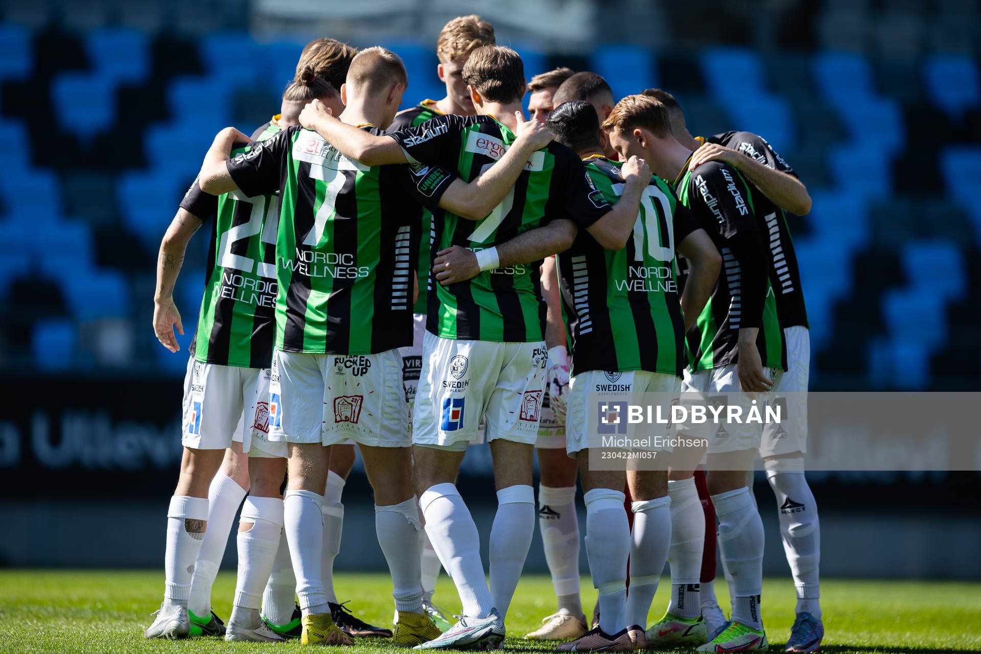 GAIS spelare samlade innan fotbollsmatchen i Superettan