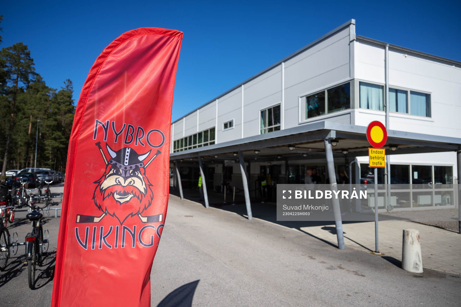Eb vimpel utanför Liljas Arena