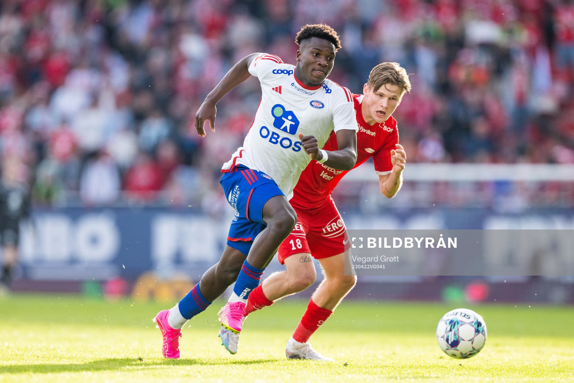 Seedy Jatta of Vålerenga and David Møller Wolfe of Brann