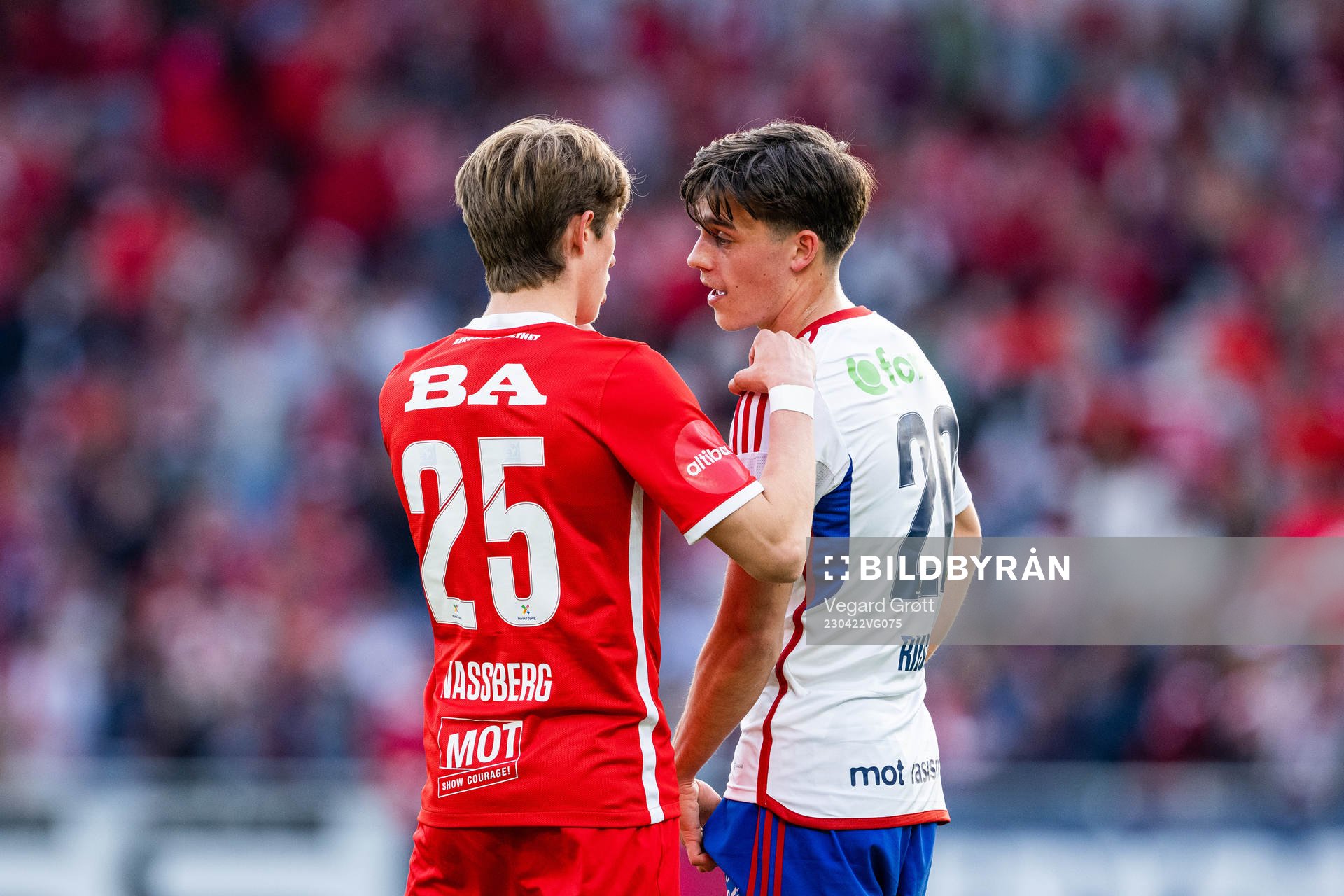 Niklas Jensen Wassberg of Brann and Magnus Riisnæs of