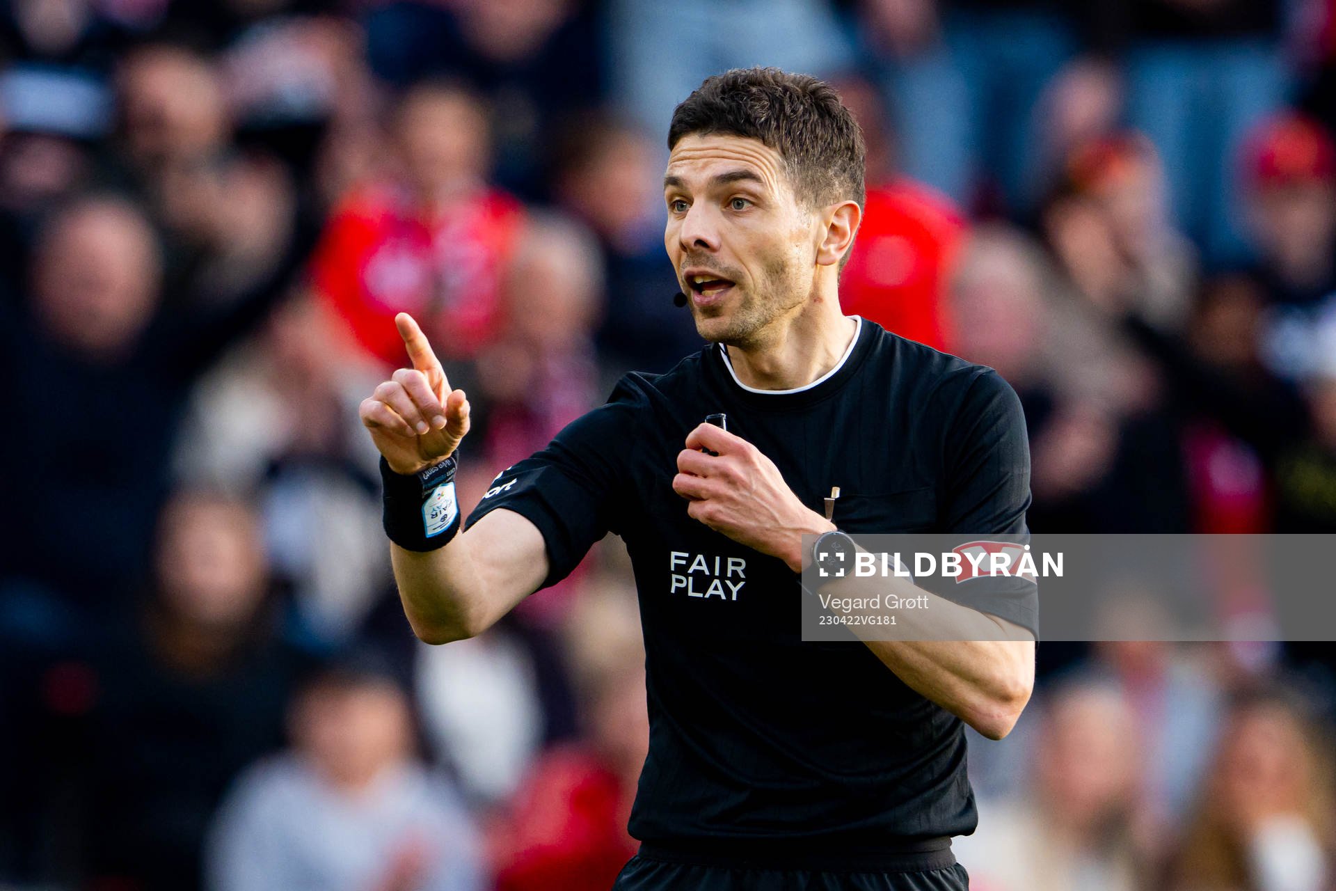 Referee Tore Hansen