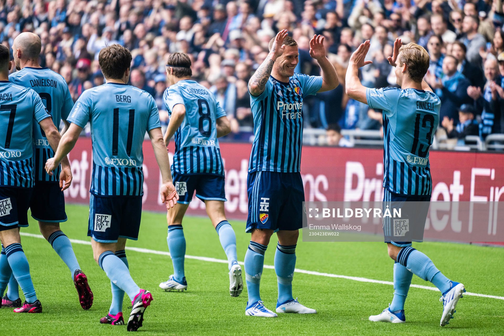 Djurgårdens Hampus Finndell och Victor Edvardsen jublar
