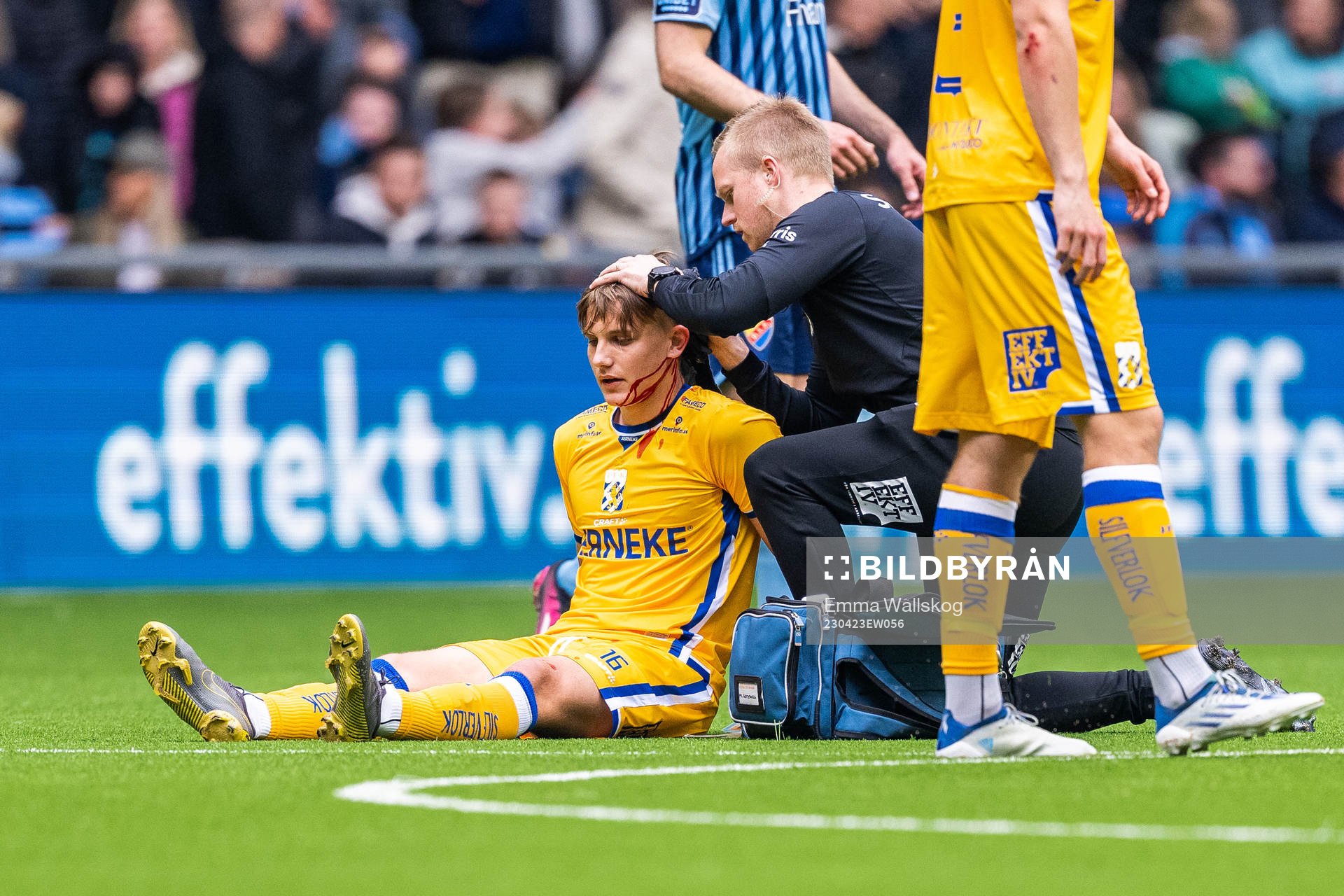 IFK Göteborgs Linus Carlstrand får vård