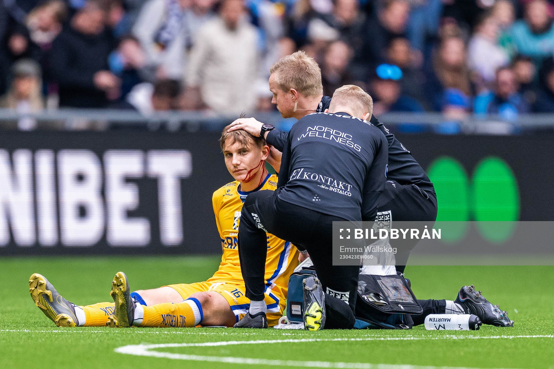 IFK Göteborgs Linus Carlstrand får vård